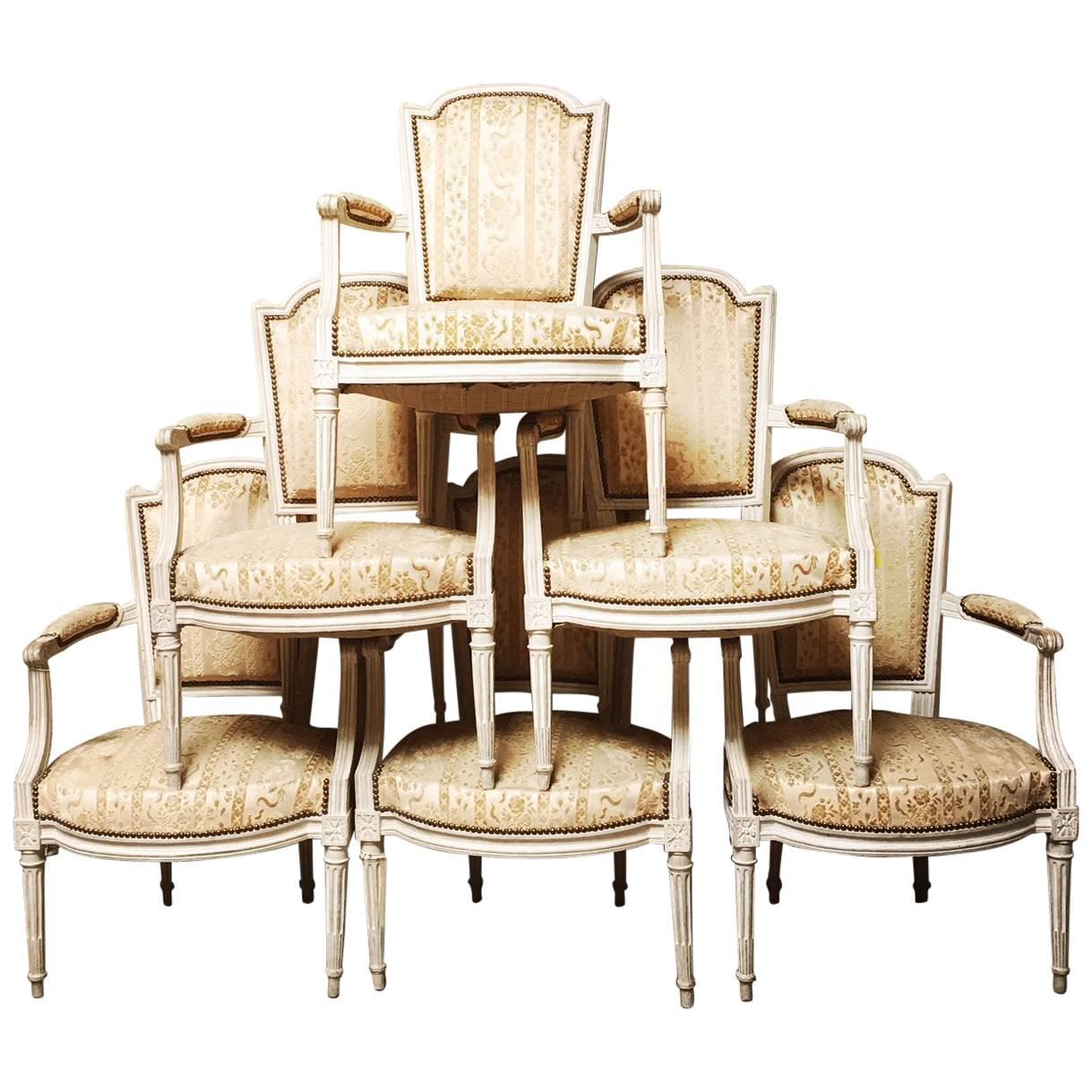 Suite aus sechs französischen Louis-XVI-Fauteuils mit bemalter Oberfläche, 18. Jahrhundert