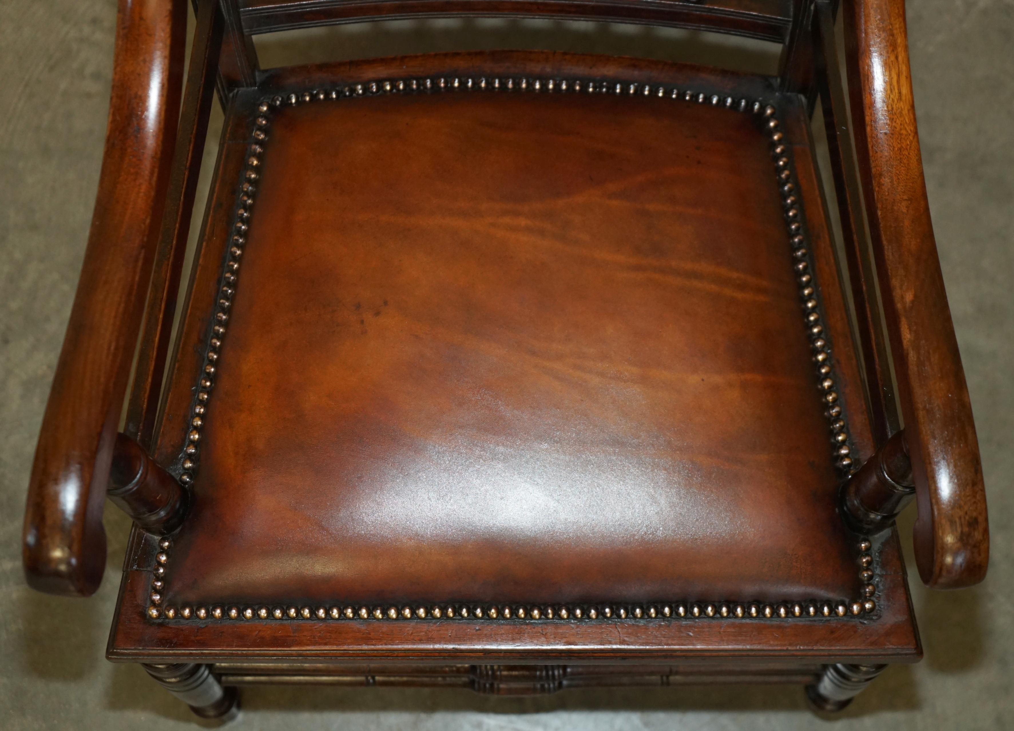 SUITE OF SIX FULLY RESTORED BROWN LEATHER ANTIQUE CHESTERFIELD DINING ARMCHAIRs For Sale 1