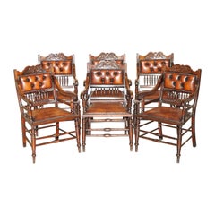 SUITE DE SIX ARMCHAIRS À MANGER EN CUIR MARRON ANTIQUE CHESTERFIELD entièrement rénovées
