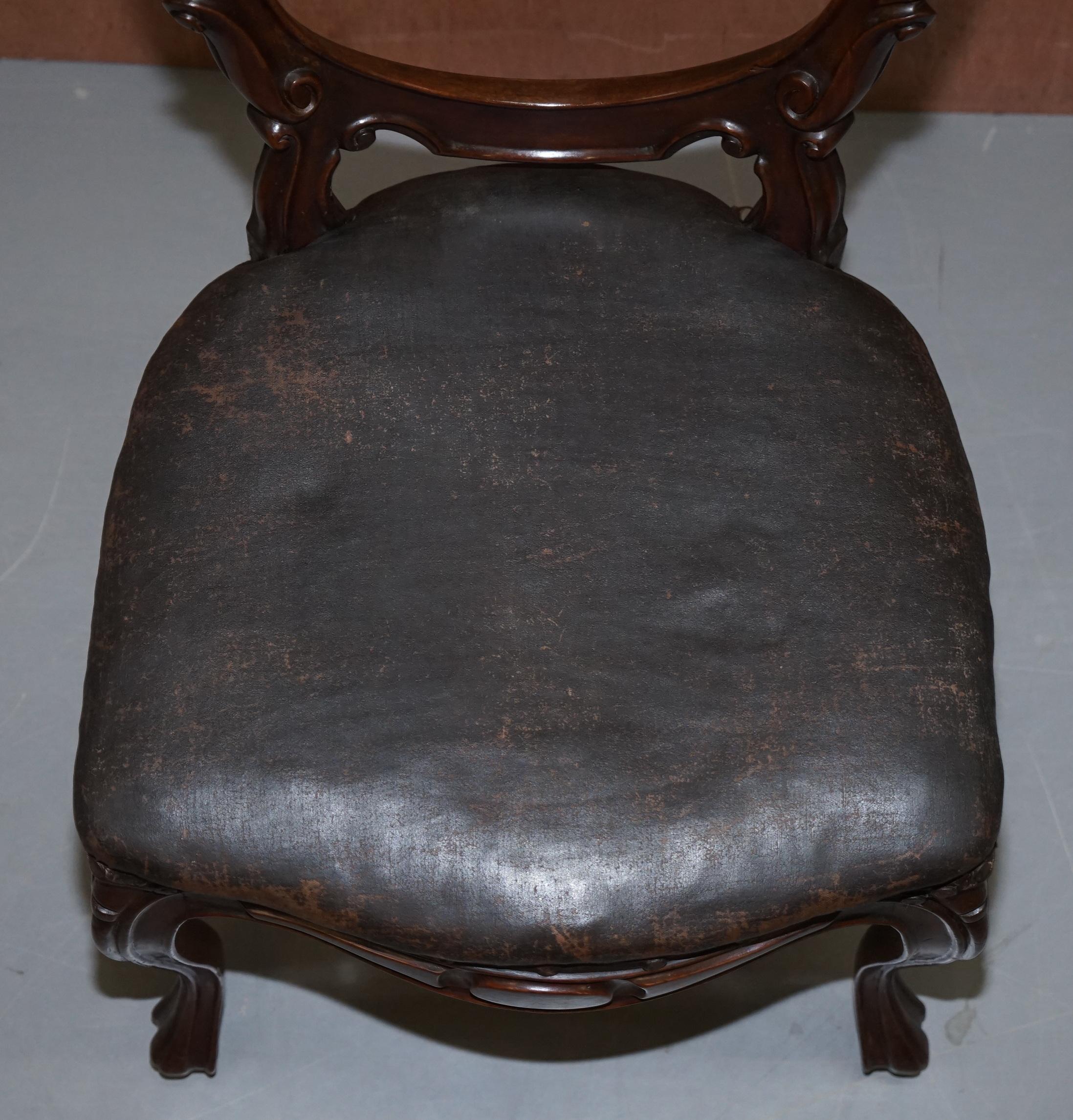 Hand-Crafted Suite of Six Victorian Hand Carved Hardwood Spoon Medallion Back Dining Chairs 6