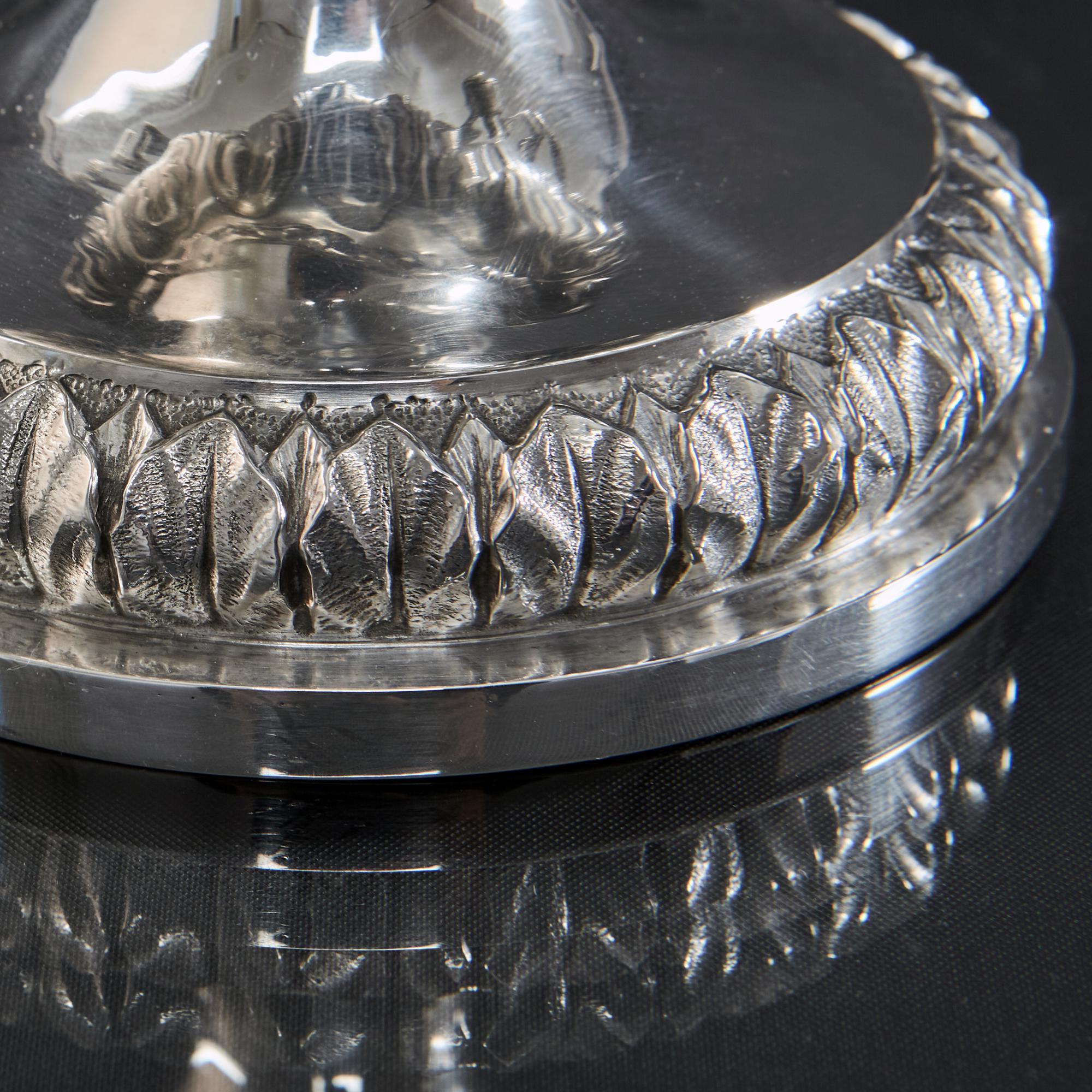 Suite of three Edwardian silver cups and covers For Sale 6