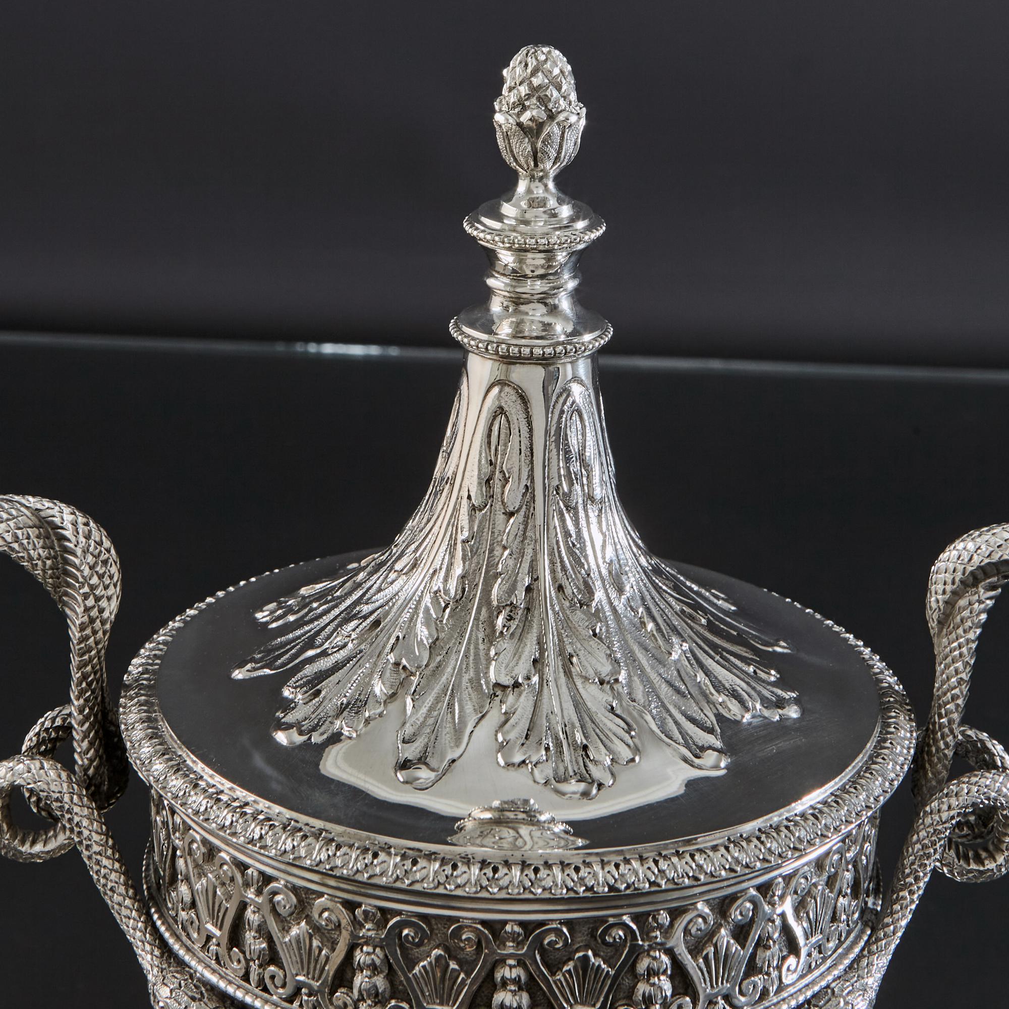 Suite of three Edwardian silver cups and covers For Sale 7