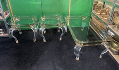 Set di tre tavolini in stile Hollywood Regency con piano in vetro, tavolino da caffè e lampada