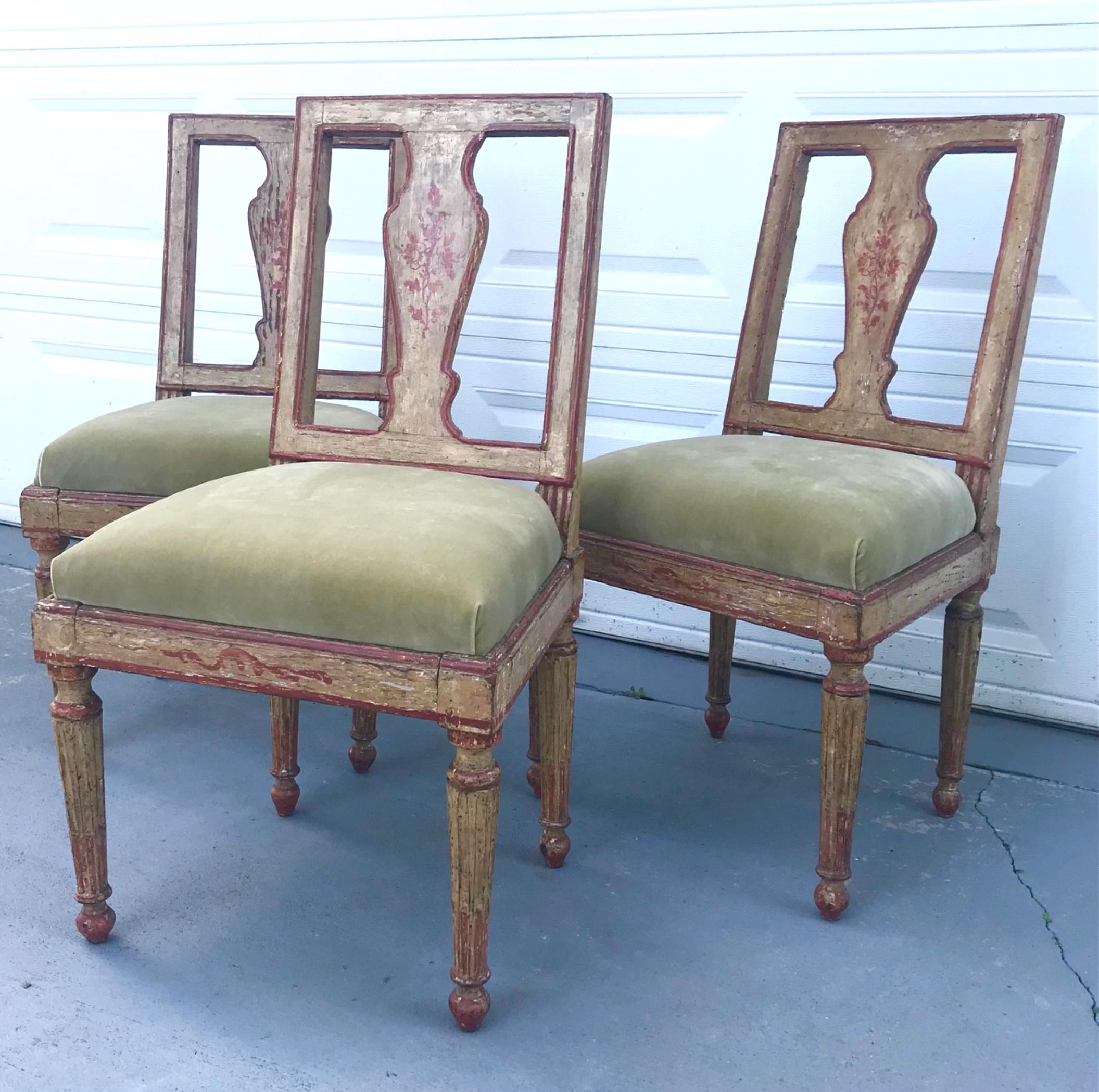 Suite of three Italian neoclassical polychrome painted side chairs, circa 1780

Antique, excellent and rare suite of three Northern Italian (probably Venice) Neoclassical side chairs. There is a masculinity in the proportions that exhibits the