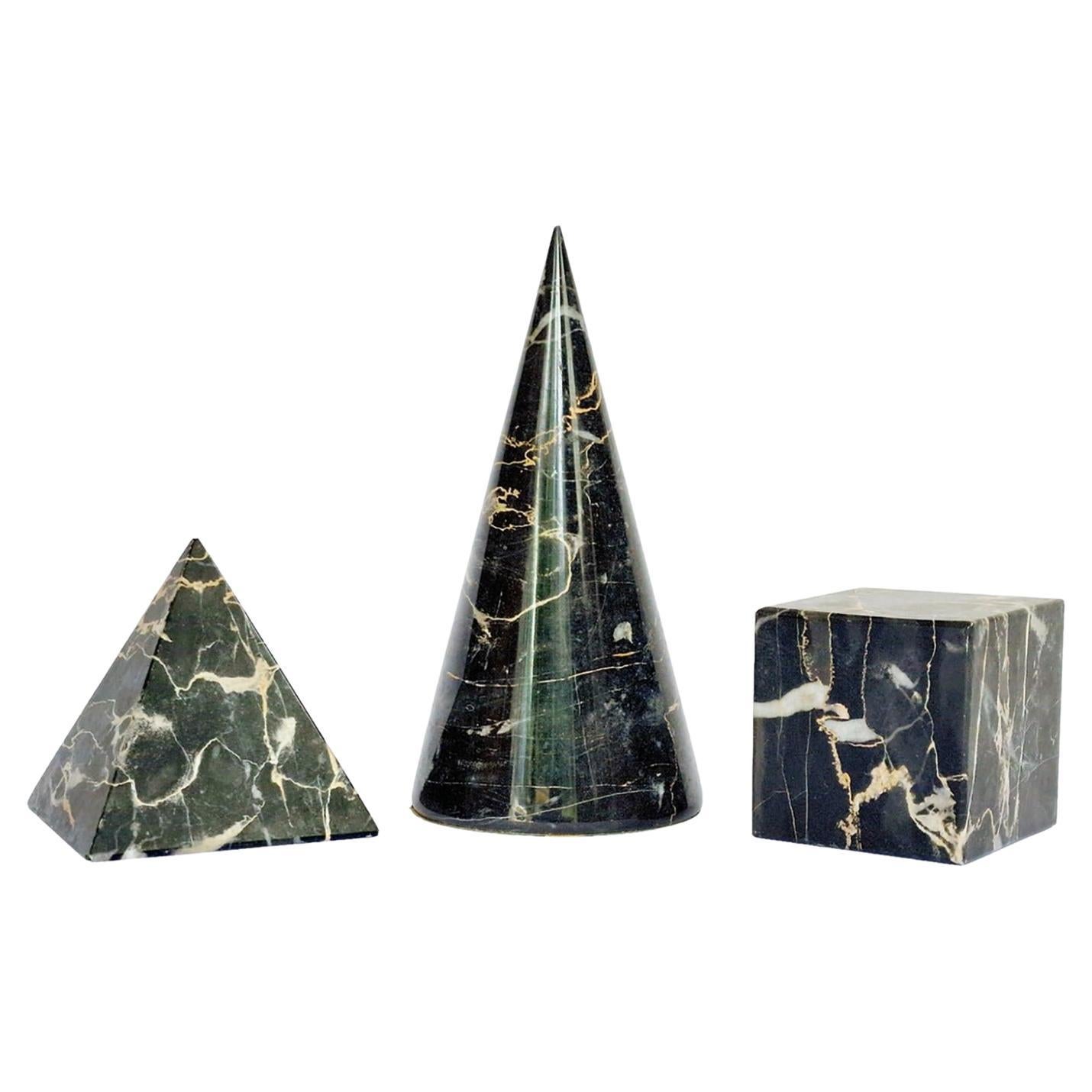 Suite of Three Italian Paperweights in Veined Black Marble, 20th Century For Sale