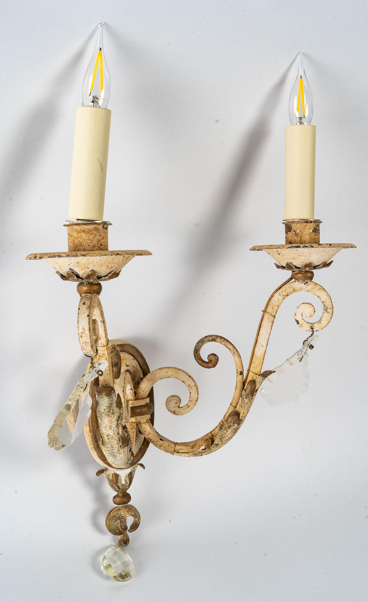 European Suite of Three Wrought Iron Sconces, Early 20th Century For Sale
