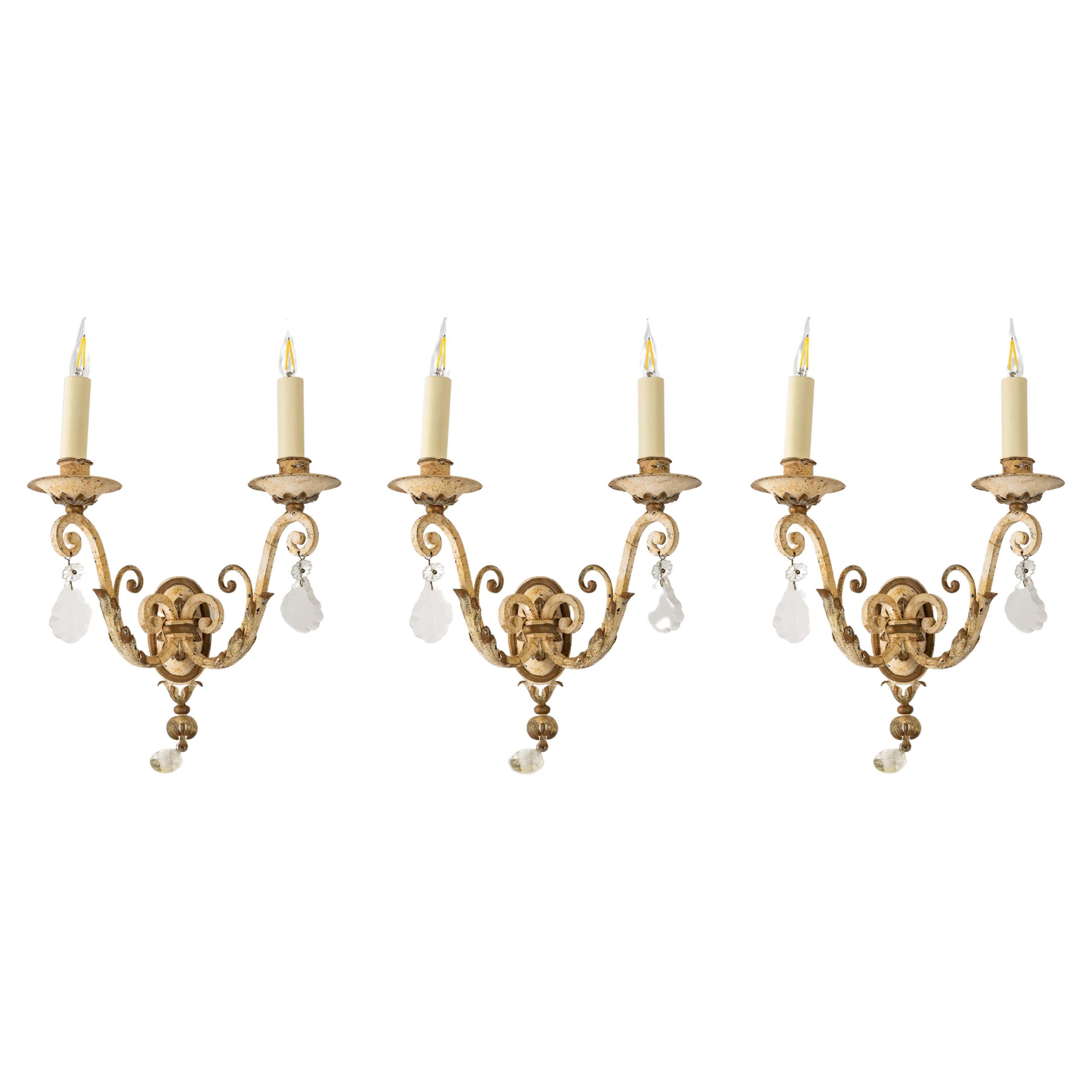 Conjunto de tres candelabros de hierro forjado, principios del siglo XX en venta 1