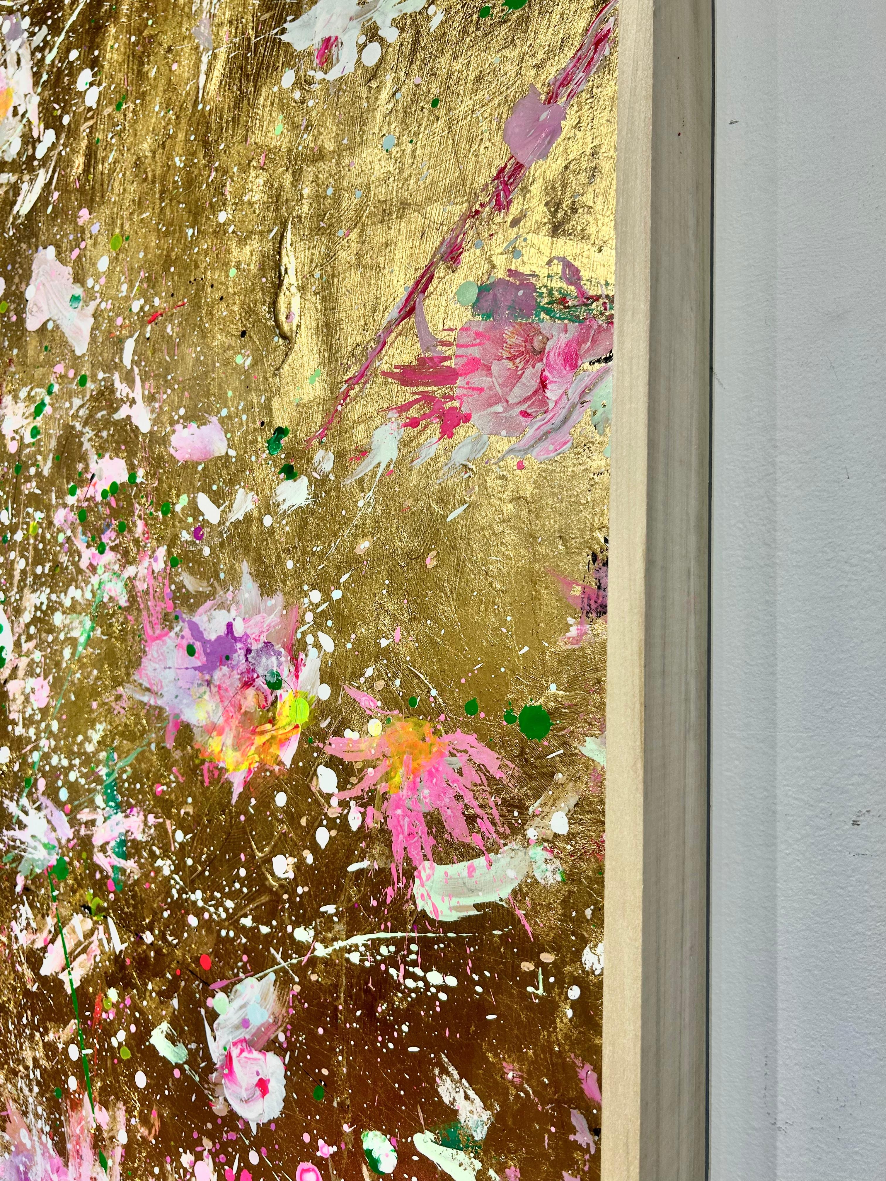 Scents of Passing Spring II – Abstraktes Gemälde mit reflektierendem Blattgold – Painting von Suk Ja Kang