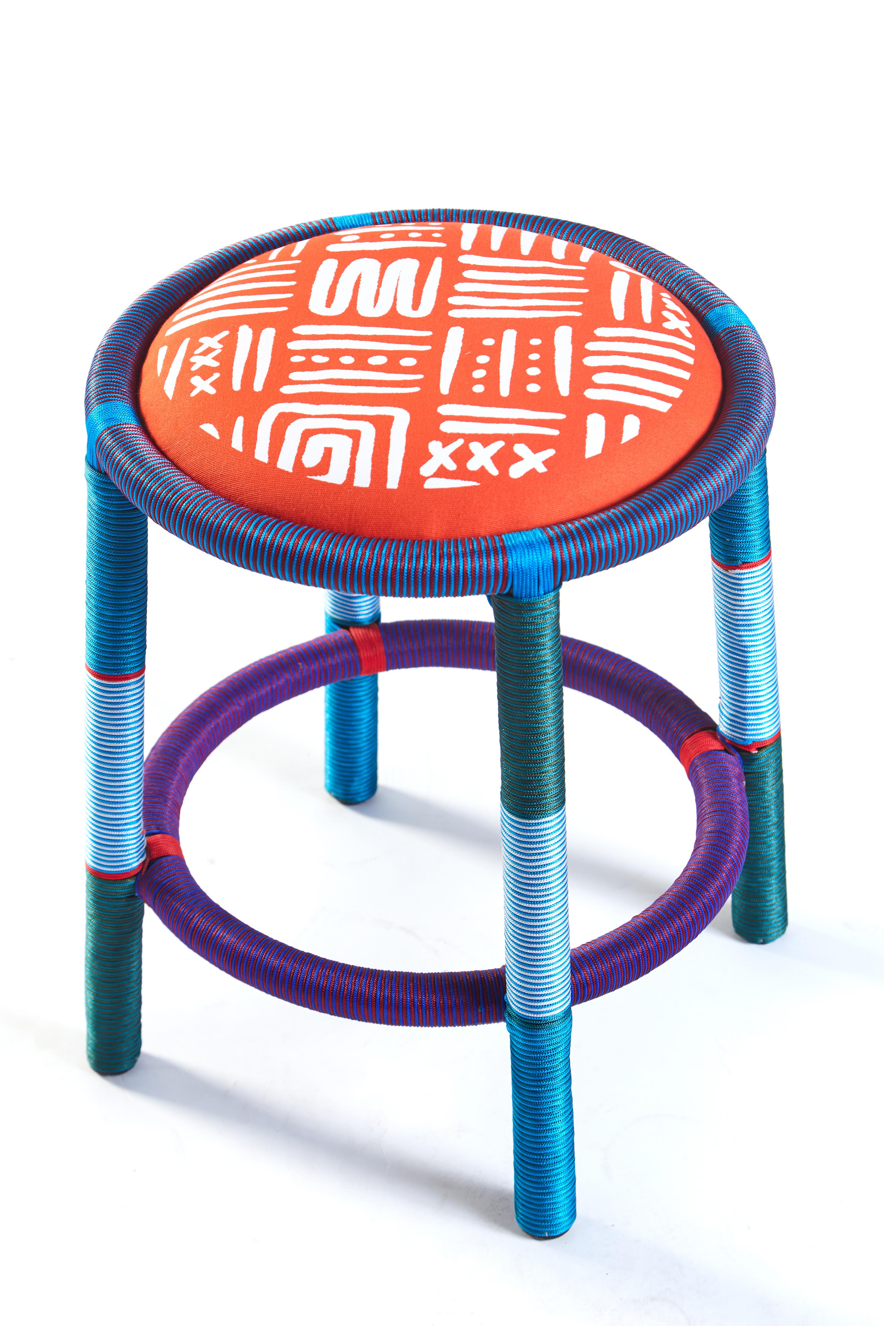 Sukpa was inspired by the simple structure of low stools often seen in Asian cultures. In Thailand, they can be found everywhere with various ways of simple construction and materials that meet the user’s needs. 

Thais traditionally hand wash