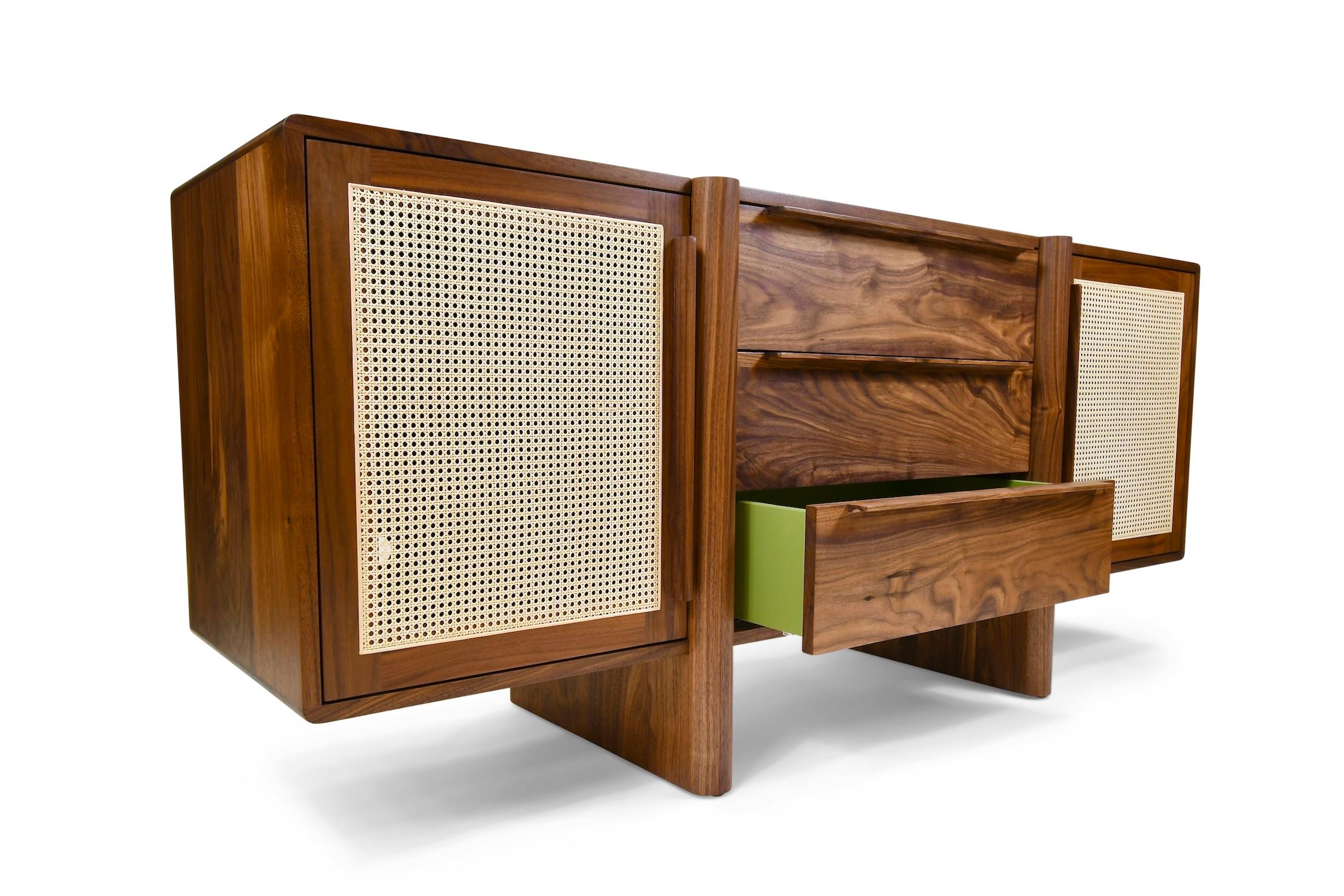 Mid-Century Modern Sulaco Sideboard For Sale