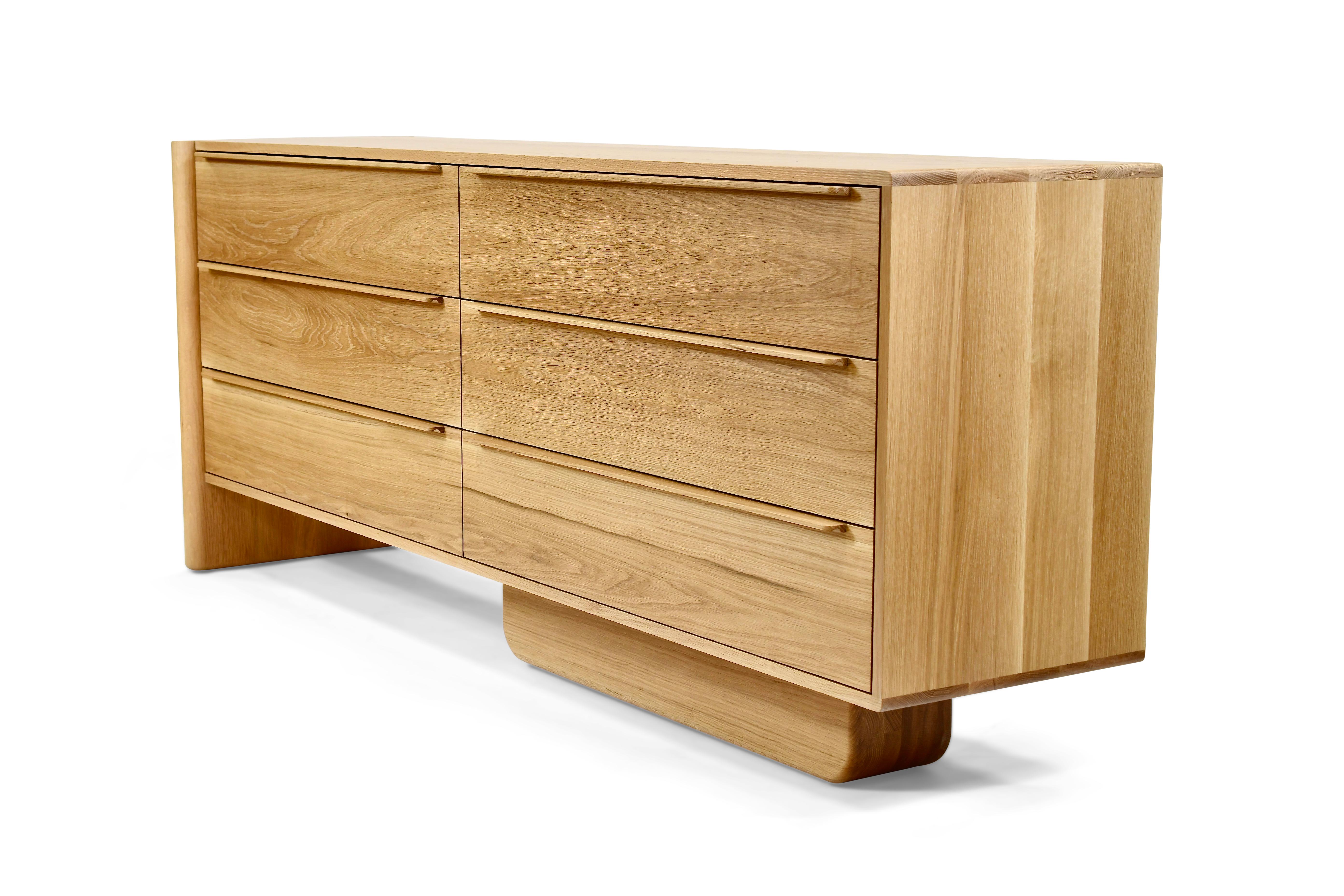 Scandinavo moderno Cassettone Sulaco a sei cassetti in vendita