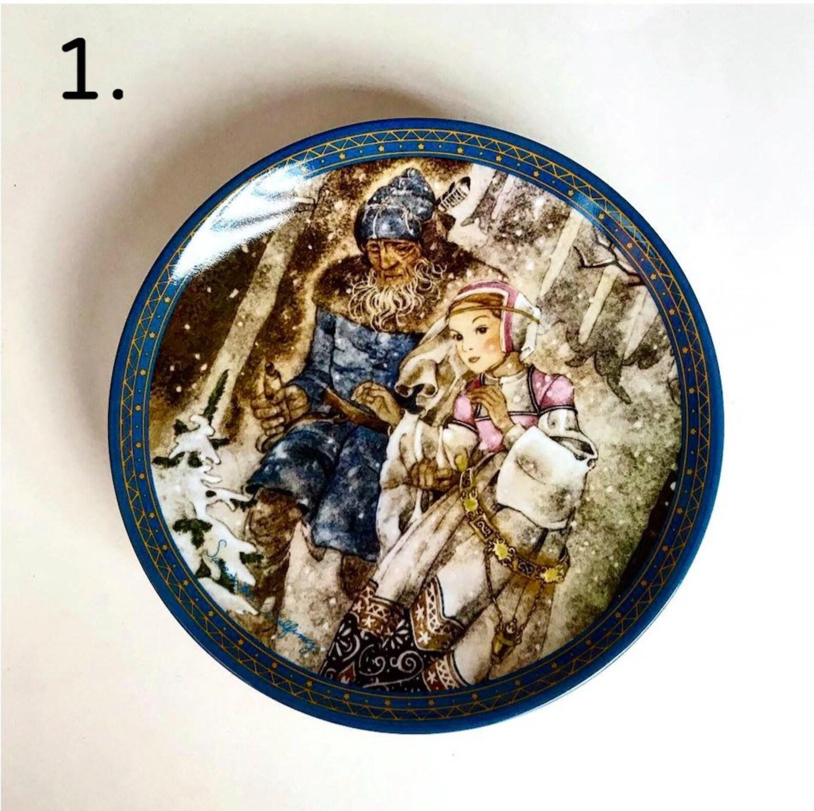 A series of magnificent rare plates “Sulamith: Songs of Love”, by the wonderful artist Sulamith Wulfing, 1901 - 1989. In 1993-1994 They are listed in the Bradex catalog under their own number. 

Diameter 7.6 inc (19.5 cm).

There are holes for