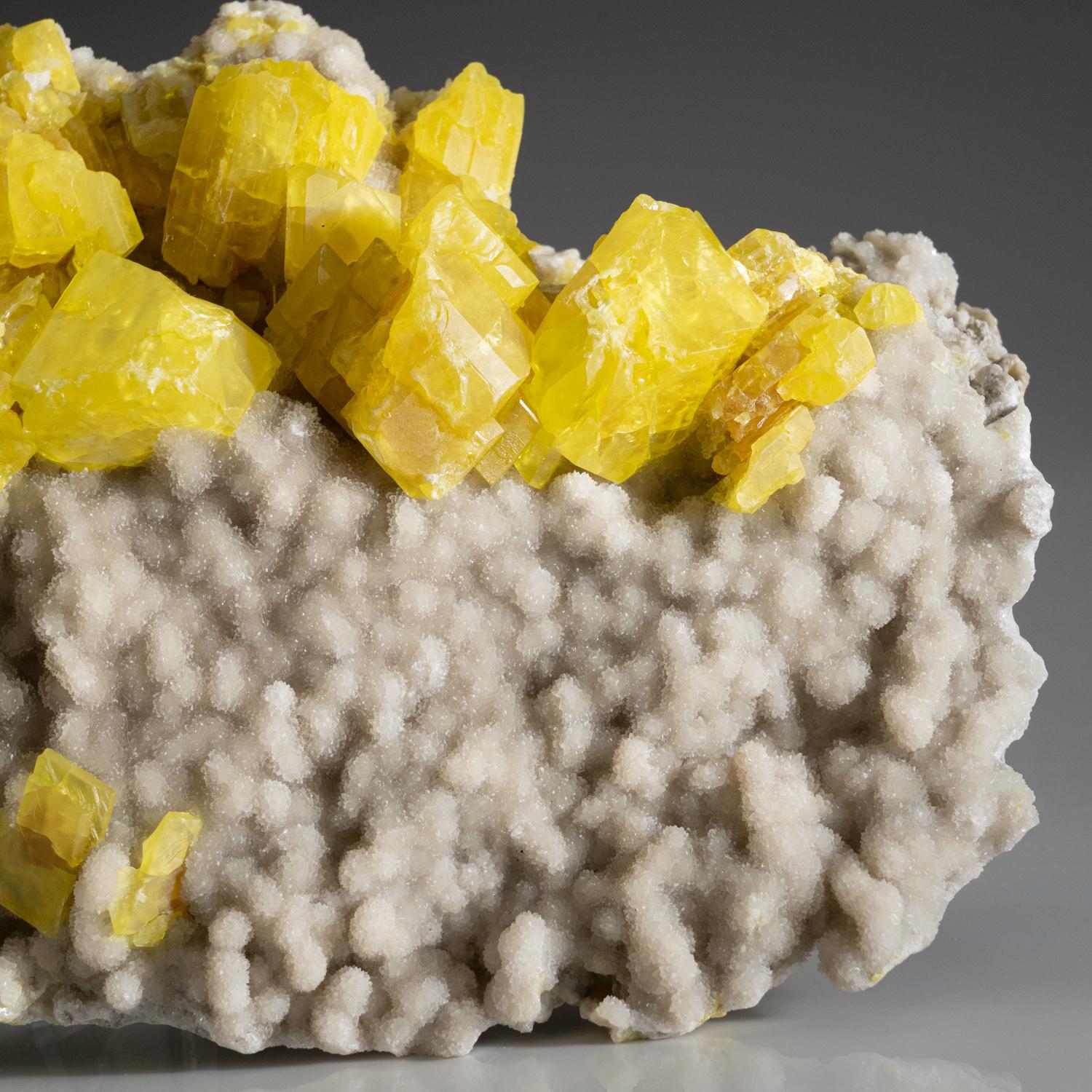 Sulfur on Aragonite Mineral from Agrigento Province, Sicily, Italy In Excellent Condition For Sale In New York, NY