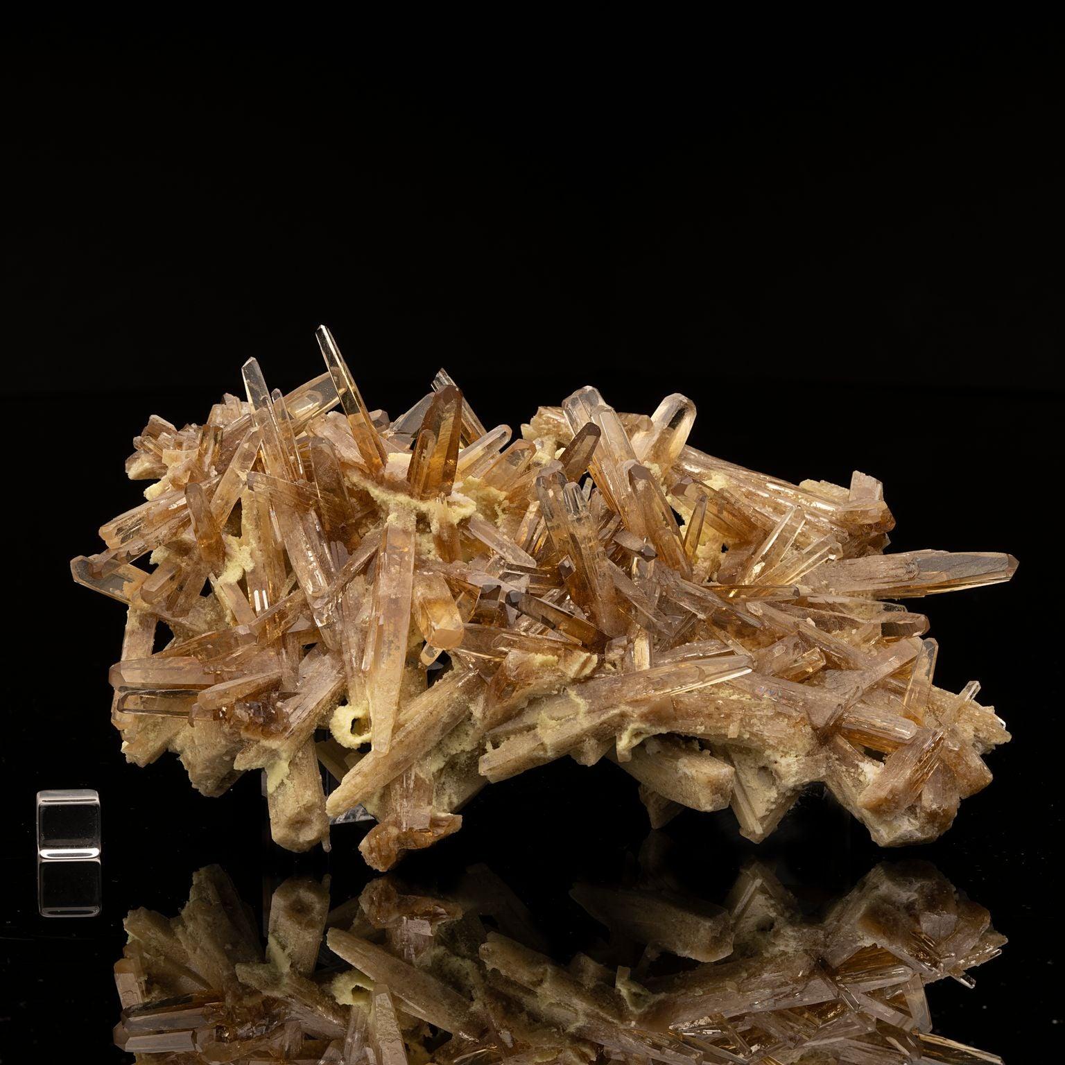 Polacco Zolfo su barite dorata in vendita
