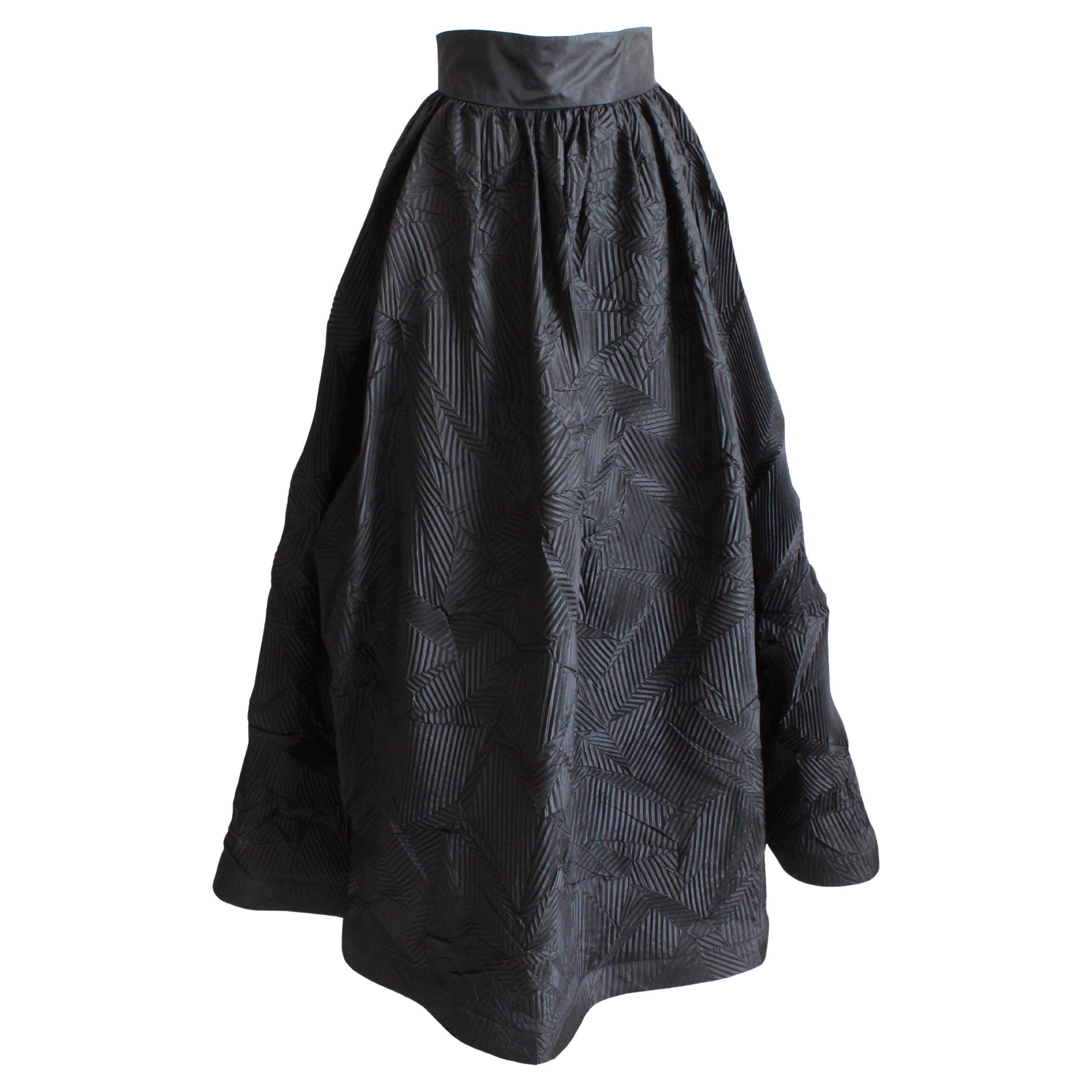 Sully Bonnelly Formal Skirt Black Full Length Abstract Pleated Avant Garde Sz 8 en vente
