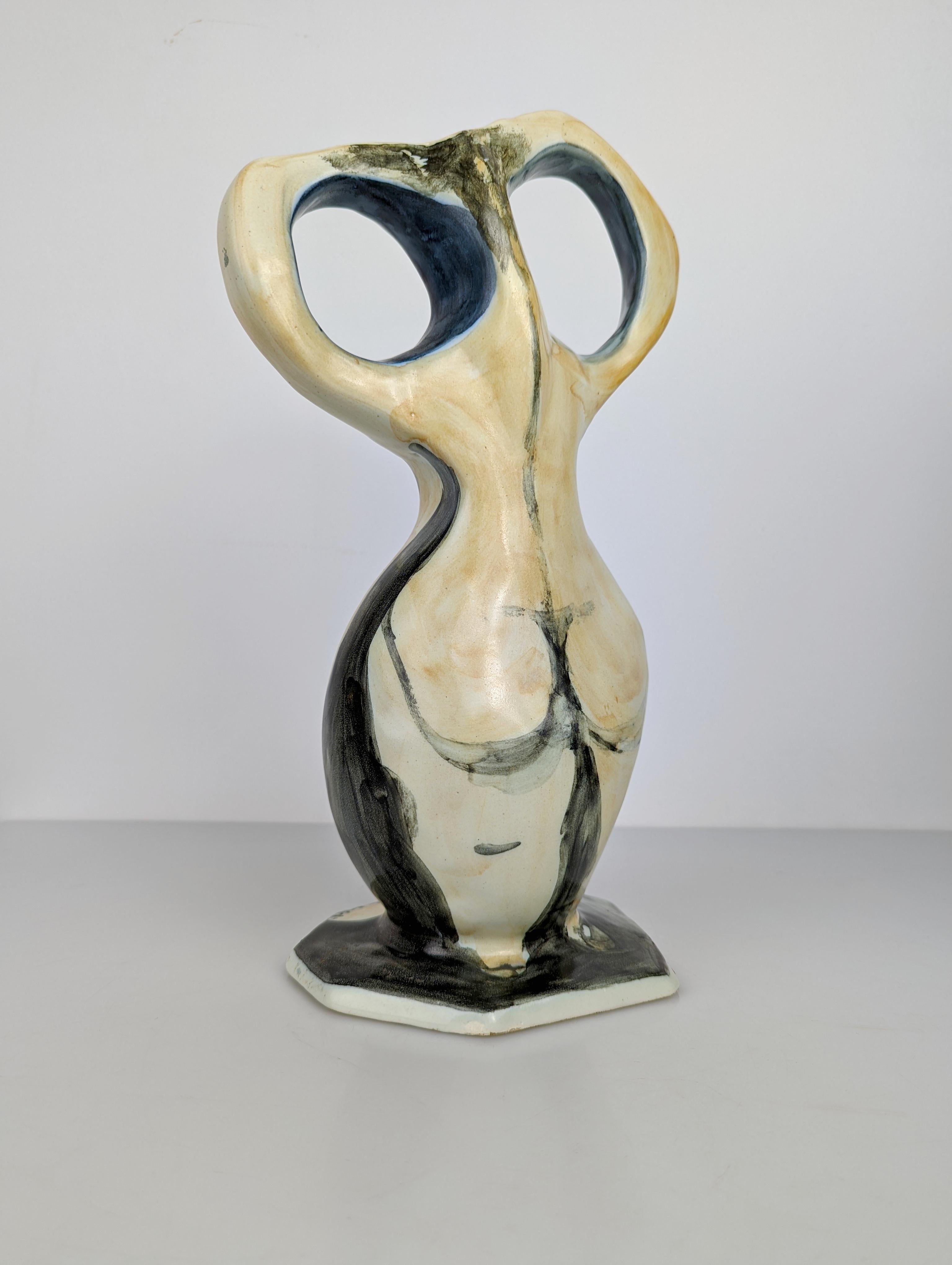 Sulpture Vase in the Shape of a Woman For Sale 1