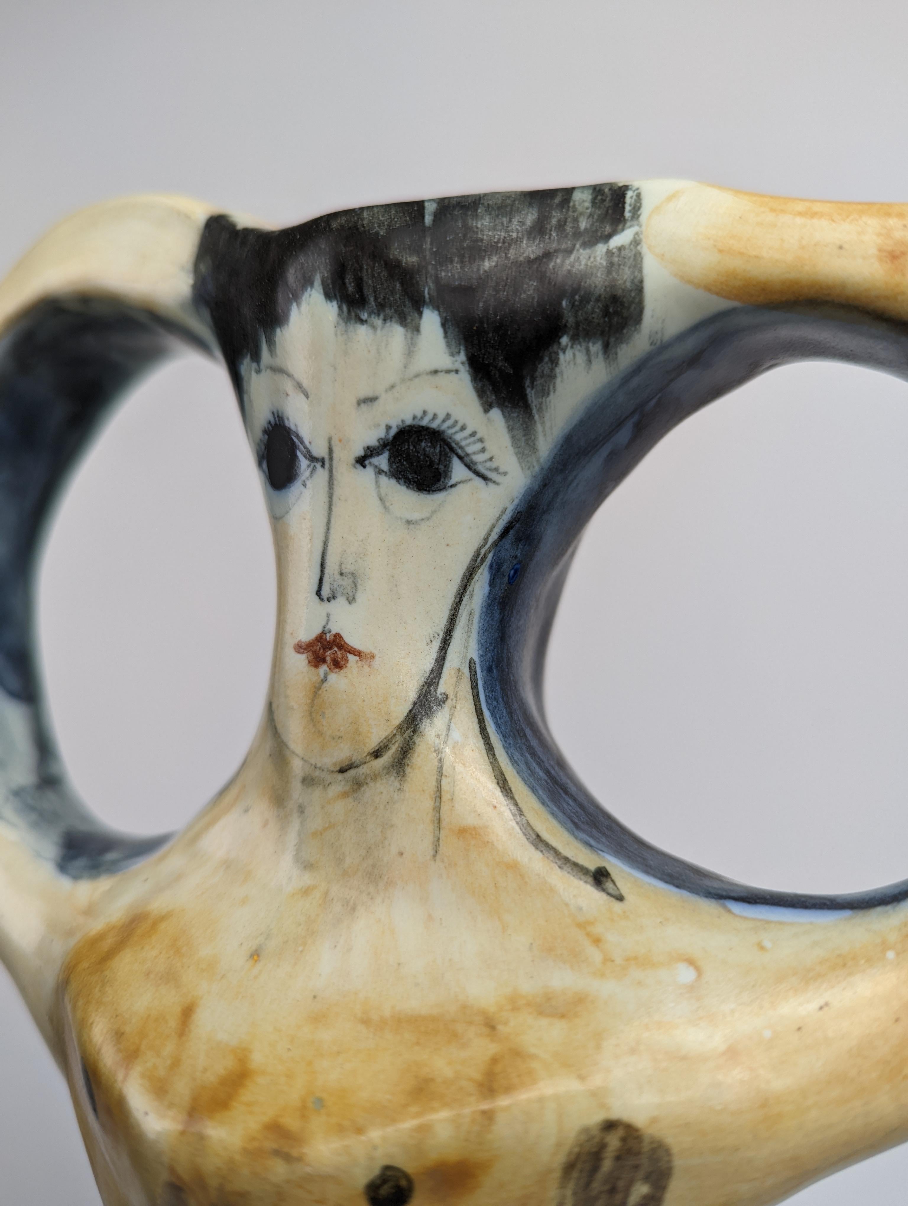 Sulpture-Vase in Form einer Frau (Handgefertigt) im Angebot