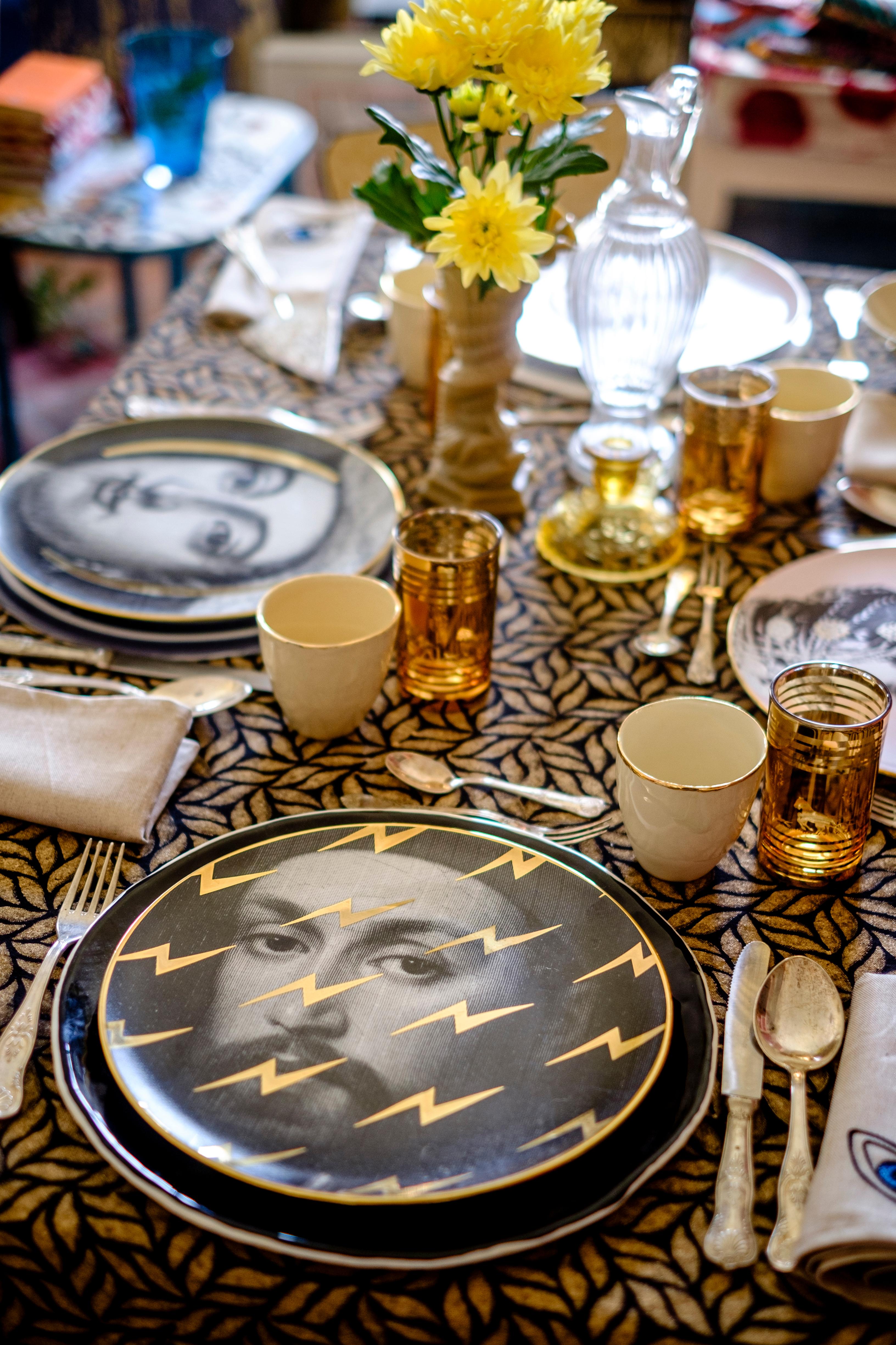 European Sultan Gold Porcelain Plate For Sale