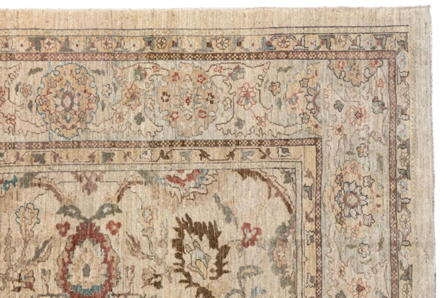 Turkey Area Rug Circa 1990 - Sultanabad Design - Ivory In Excellent Condition For Sale In Dallas, TX