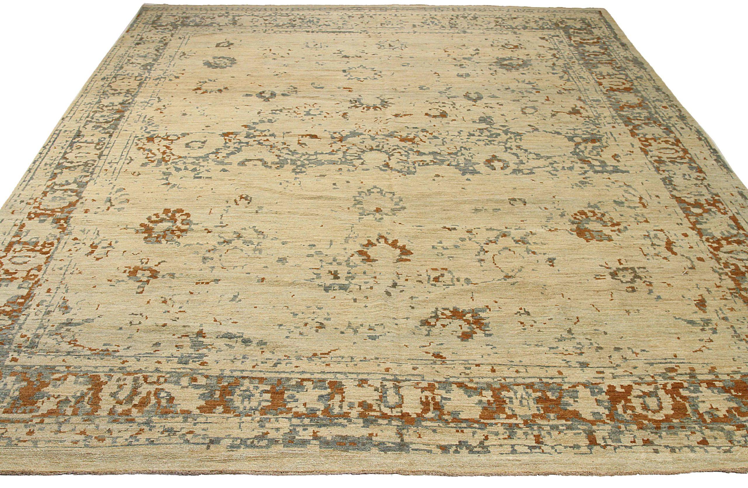 Découvrez l'élégance de ce Sultanabad unique présentant des tapis de zone de Circa 1990. Conçu avec une attention méticuleuse aux détails, ce design exclusif est parfait pour mettre en valeur votre espace.
