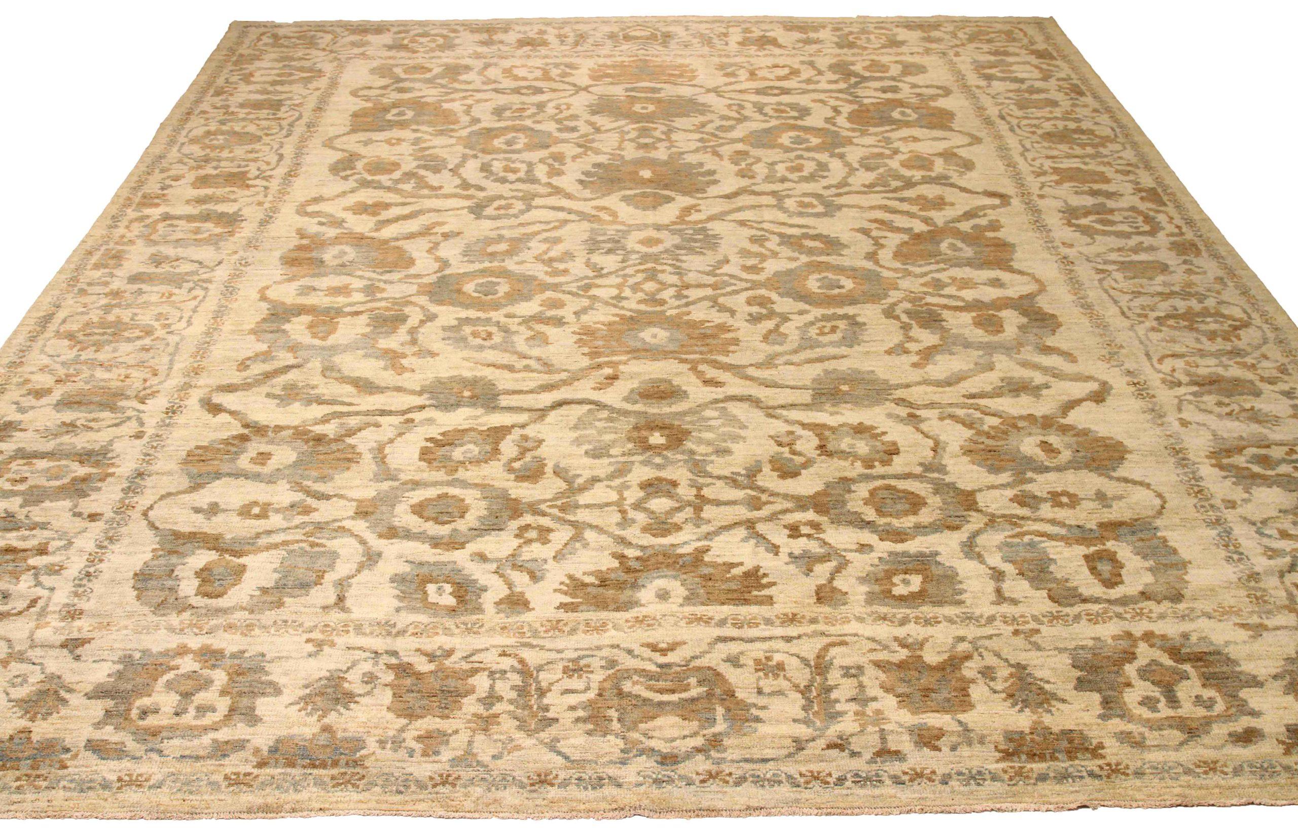 Scopri l'eleganza di questo Sultanabad Rugs unico nel suo genere, caratterizzato da tappeti d'area del 1990. Progettato con una meticolosa attenzione ai dettagli, questo design esclusivo è perfetto per valorizzare il tuo spazio.