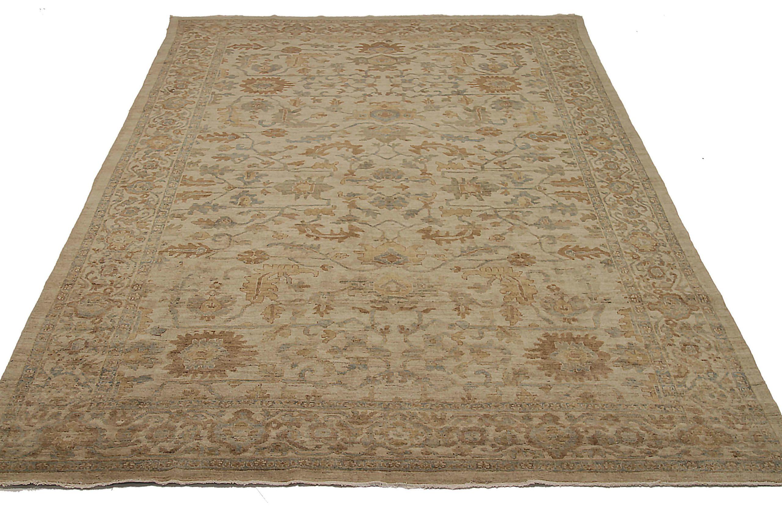 Scopri l'eleganza di questo esclusivo Sultanabad Rugs. Progettato con una meticolosa attenzione ai dettagli, questo design esclusivo è perfetto per valorizzare il tuo spazio.
