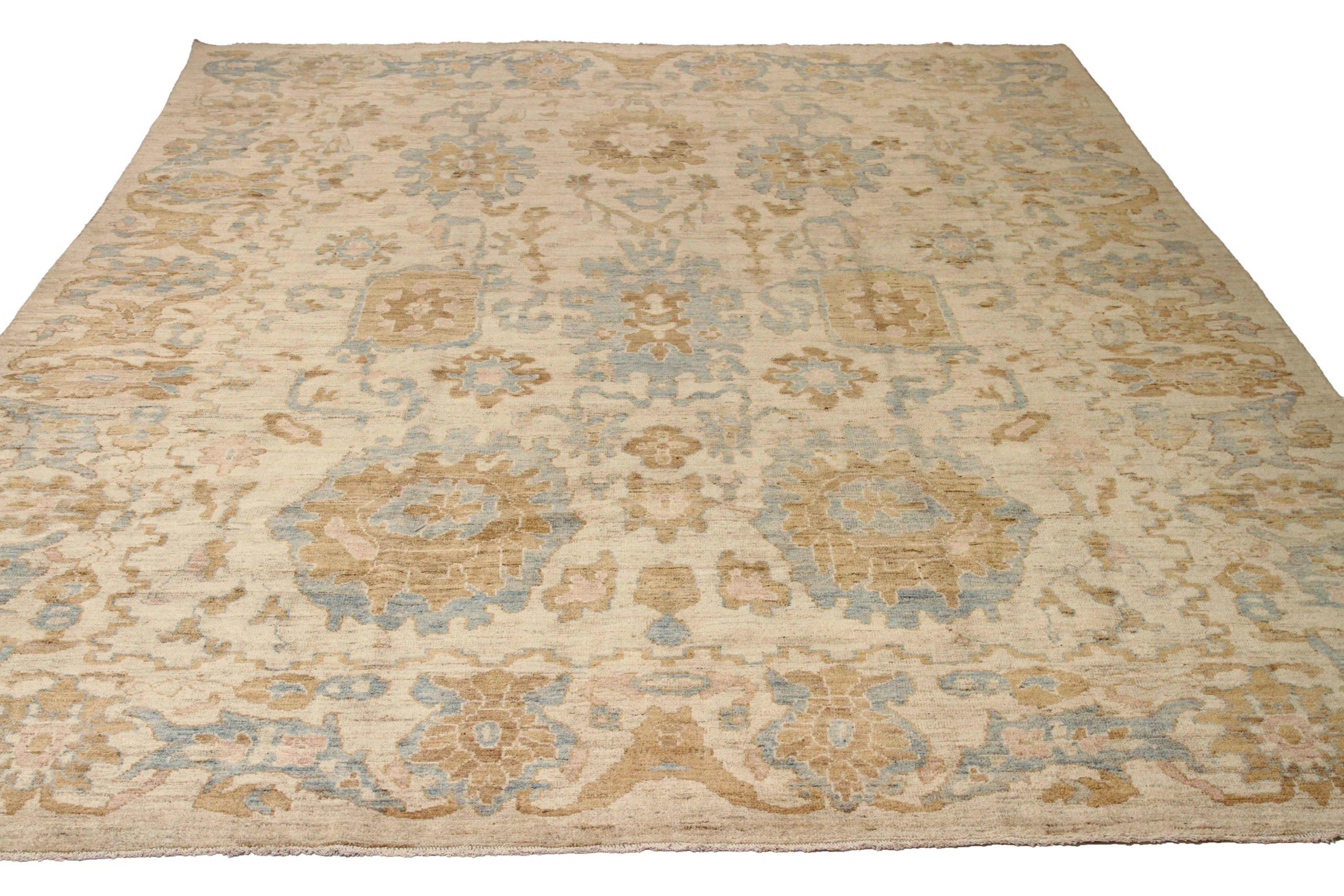 Entdecken Sie die Eleganz dieses einzigartigen Sultanabad-Teppichs mit Area Rugs. Dieses exklusive Design, das mit viel Liebe zum Detail entworfen wurde, ist perfekt, um Ihren Raum zu verschönern.