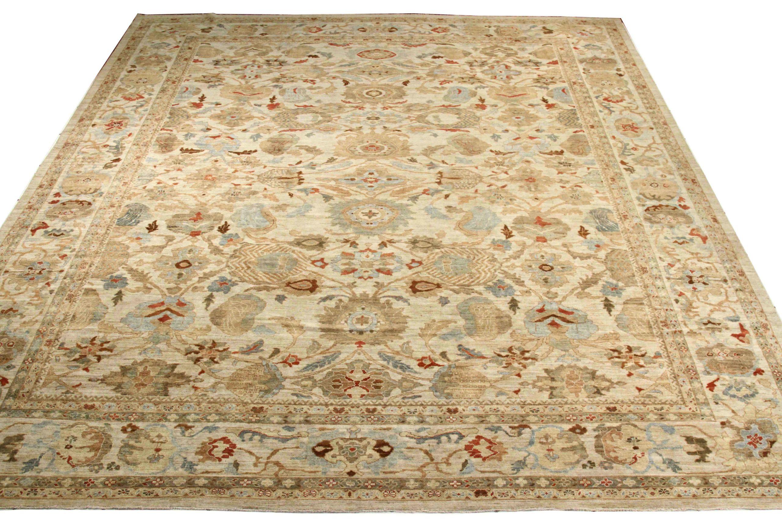 Entdecken Sie die Eleganz dieses einzigartigen Sultanabad-Teppichs mit Area Rugs. Dieses exklusive Design, das mit viel Liebe zum Detail entworfen wurde, ist perfekt, um Ihren Raum zu verschönern.