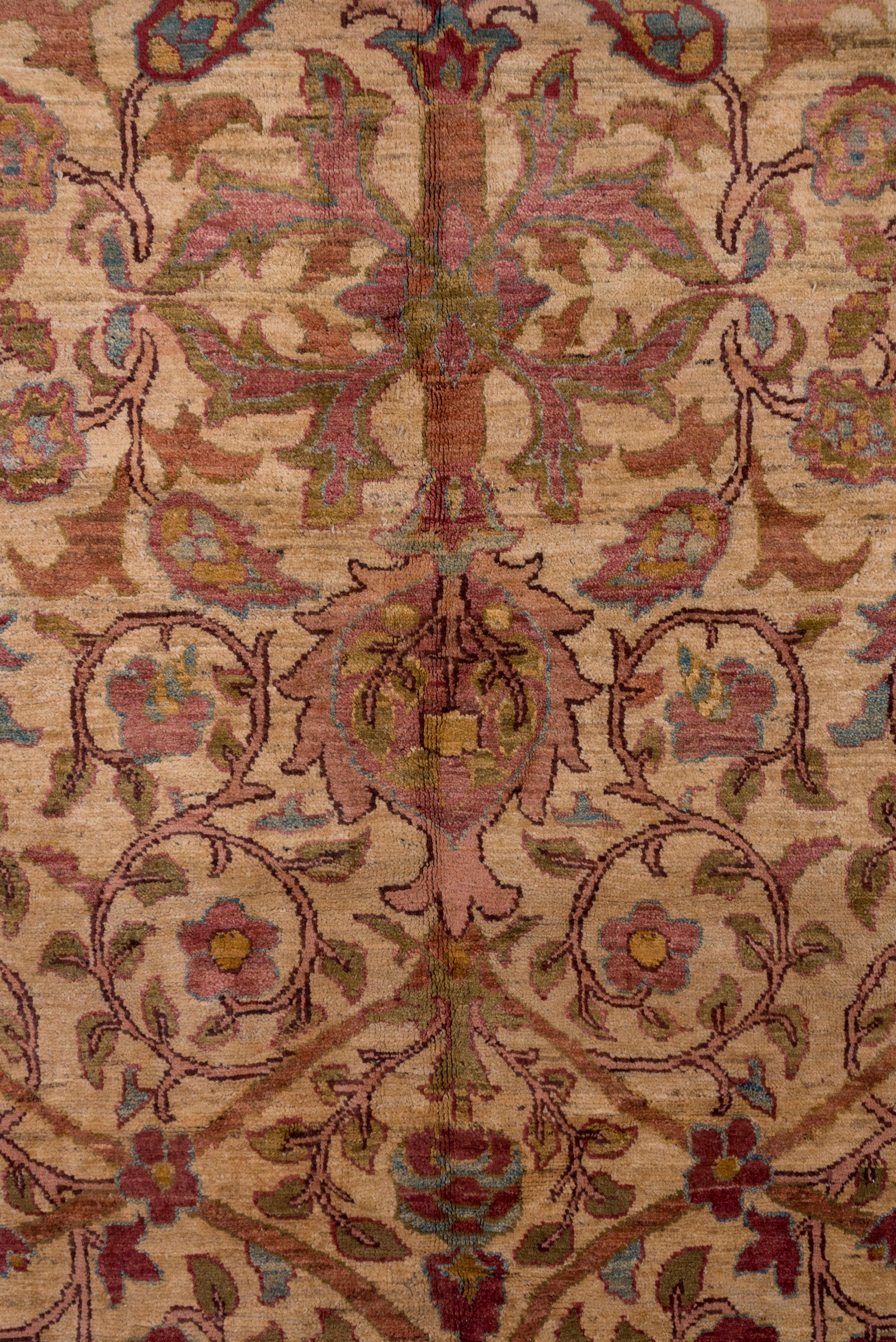 Persian Sultanabad Carpet, Handmade Wool Carpet For Sale