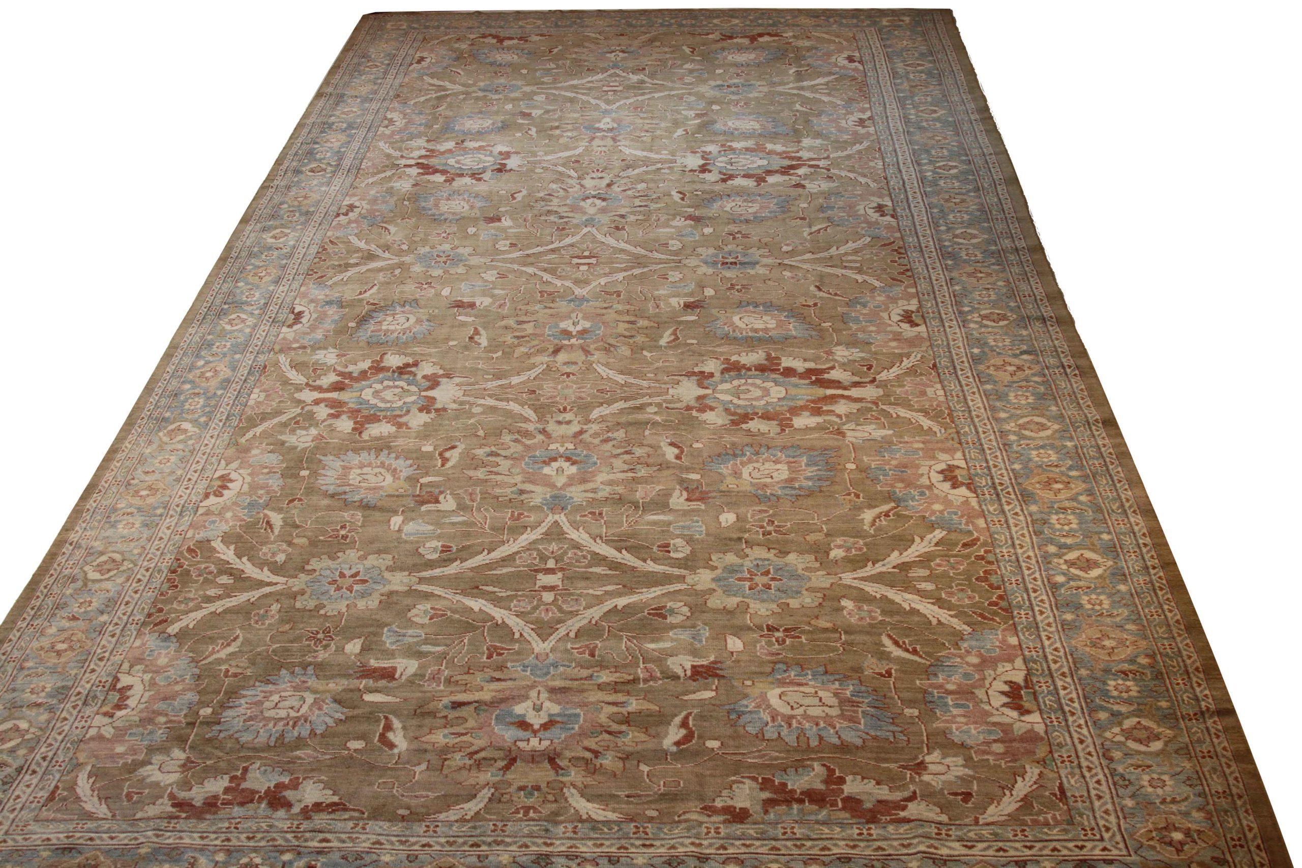 Scopri l'eleganza di questo Sultanabad unico nel suo genere, caratterizzato da una splendida lavorazione artigianale del 1990 circa. Progettato con una meticolosa attenzione ai dettagli, questo design esclusivo è perfetto per valorizzare il tuo