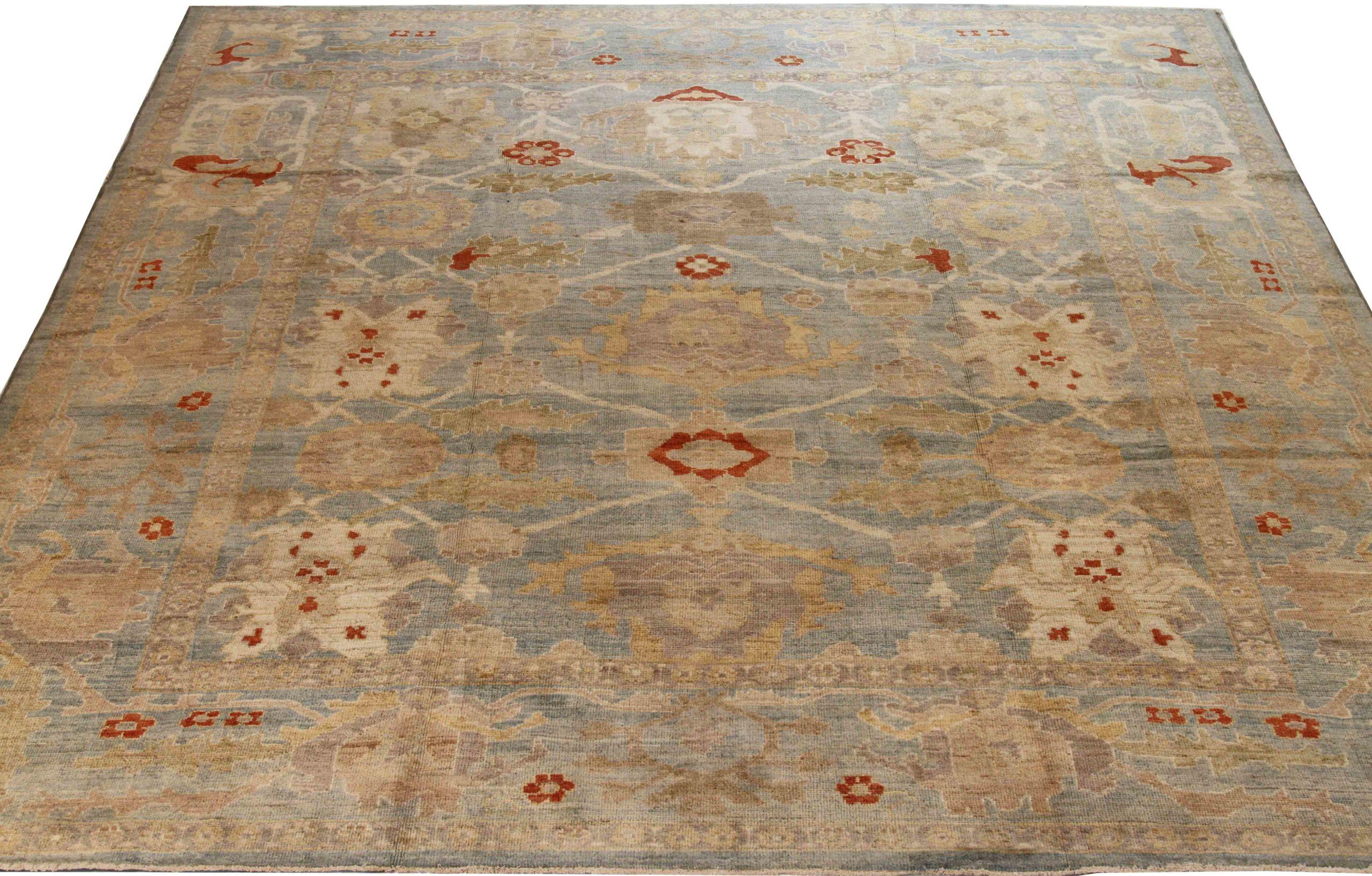 Scopri l'eleganza di questo Sultanabad unico nel suo genere, caratterizzato da una splendida lavorazione artigianale del 1990 circa. Progettato con una meticolosa attenzione ai dettagli, questo design esclusivo è perfetto per valorizzare il tuo