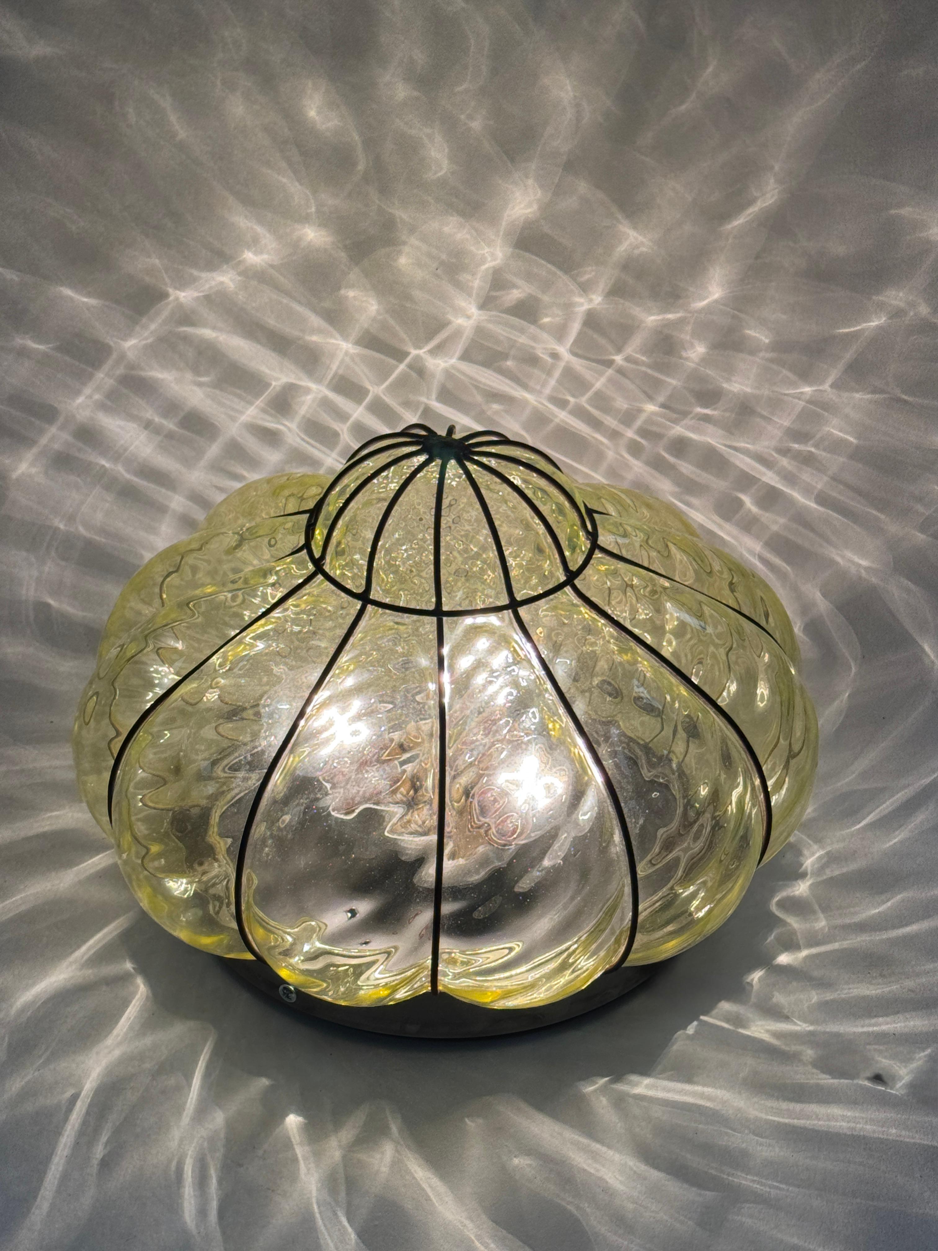 Sultano Onion Dome Eisen Käfig venezianischen Glas Flush Mount oder Wandleuchter, Italien 1950er Jahre im Angebot 5