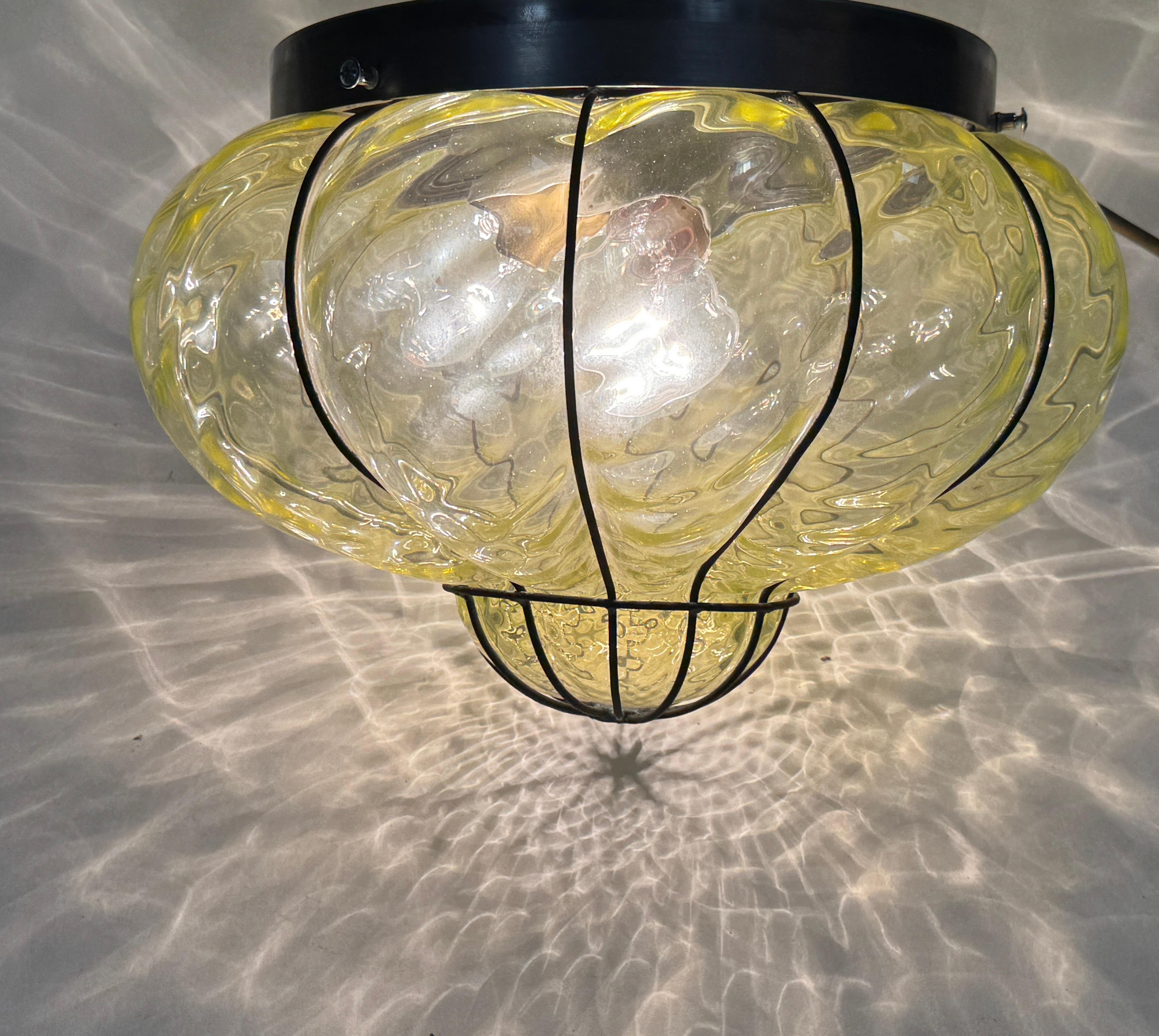 Sultano Onion Dome Eisen Käfig venezianischen Glas Flush Mount oder Wandleuchter, Italien 1950er Jahre im Angebot 6