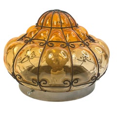 Sultano Onion Dome Eisen Käfig venezianischen Glas Flush Mount oder Wandleuchter, Italien 1950er Jahre
