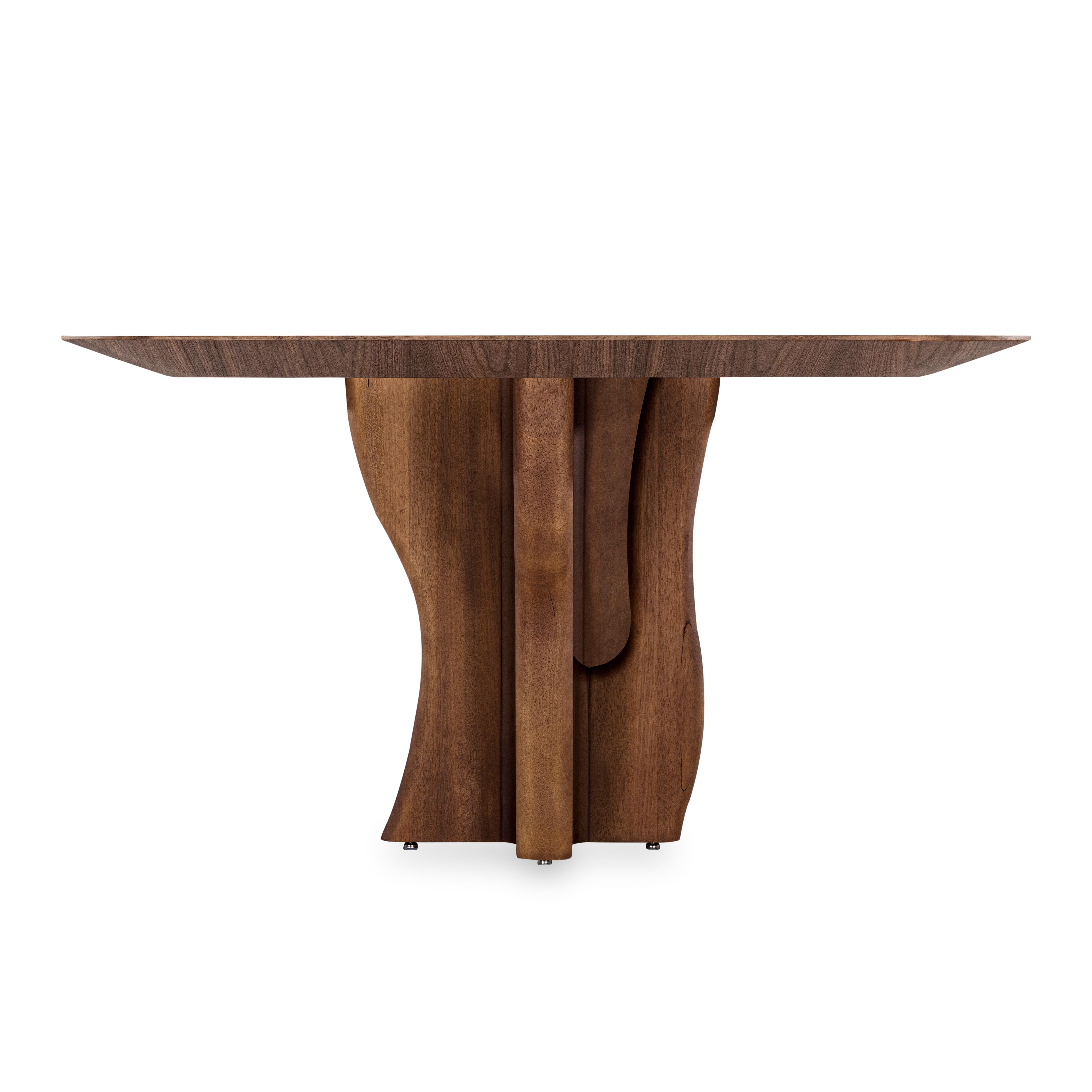 XXIe siècle et contemporain Table de salle à manger Suma avec plateau en placage de noyer et pieds en bois massif organique 110'' en vente