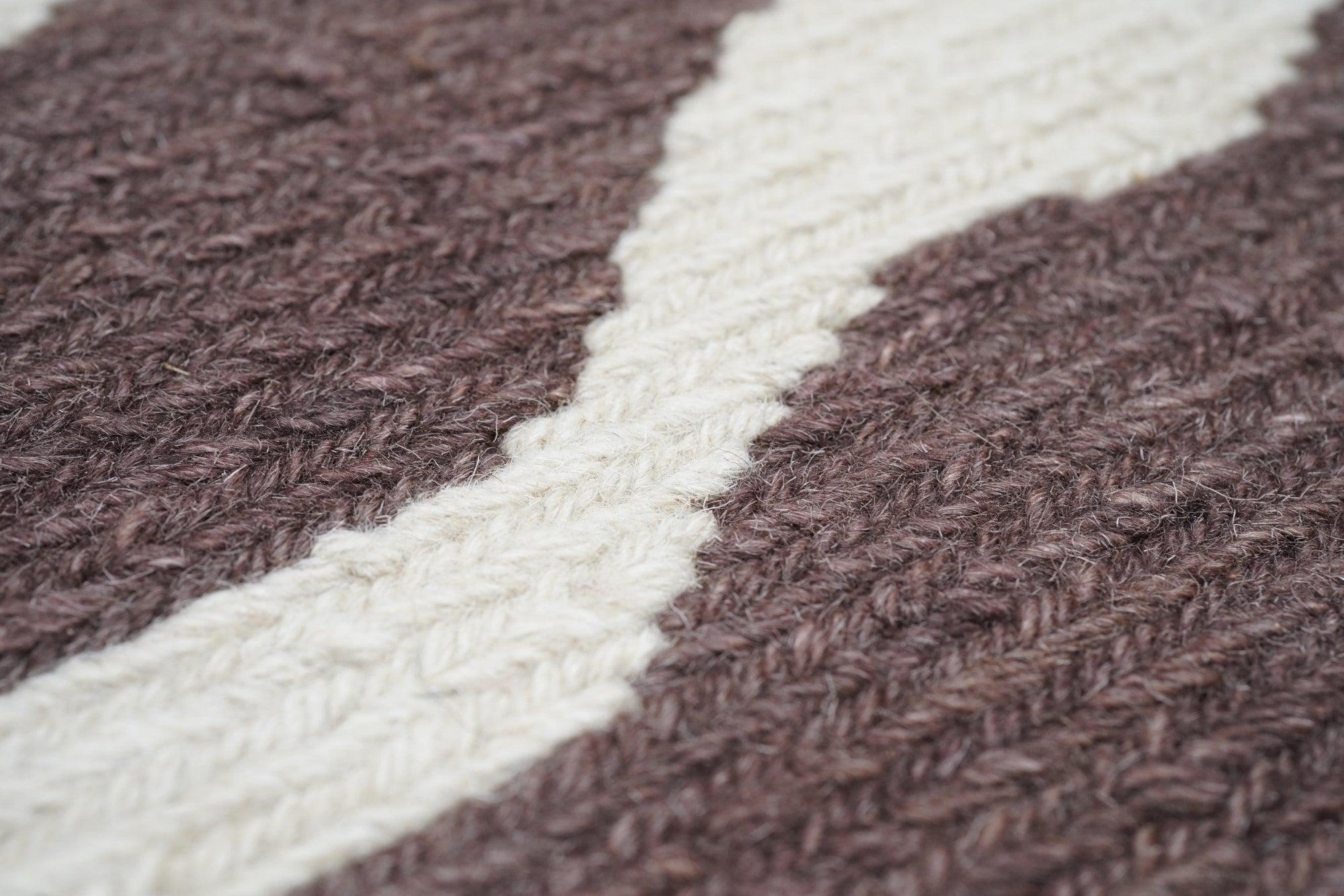 Contemporary Sumak Rug 3'1'' x 4'11'' For Sale
