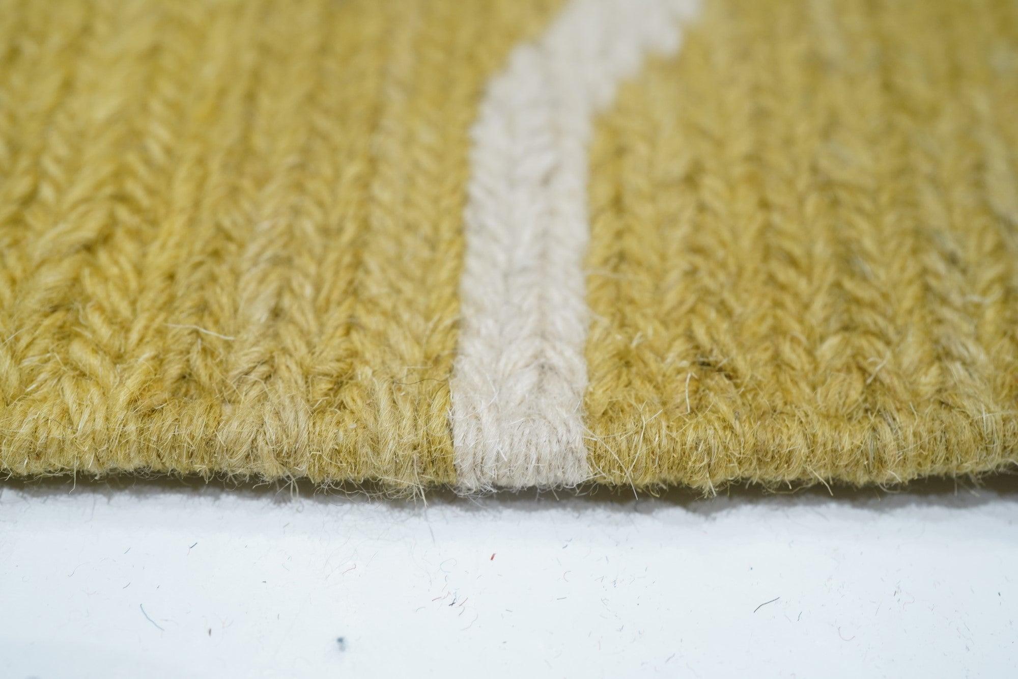XXIe siècle et contemporain Tapis Sumak 4'1'' x 6'1'' en vente