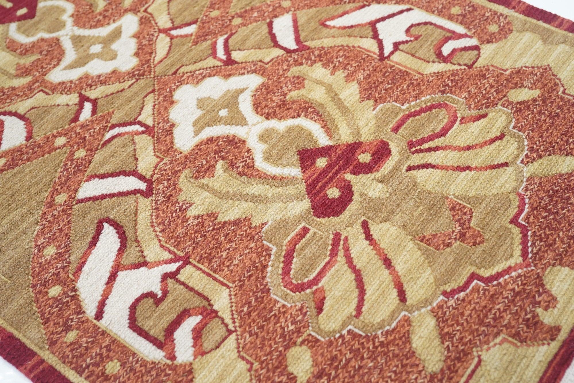 Sumak Runner 2'6'' x 7'9'' (21. Jahrhundert und zeitgenössisch) im Angebot