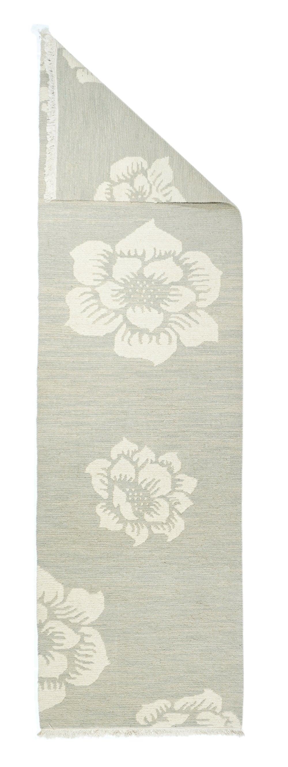 Runner Sumak 2'8'' x 10'0''. 