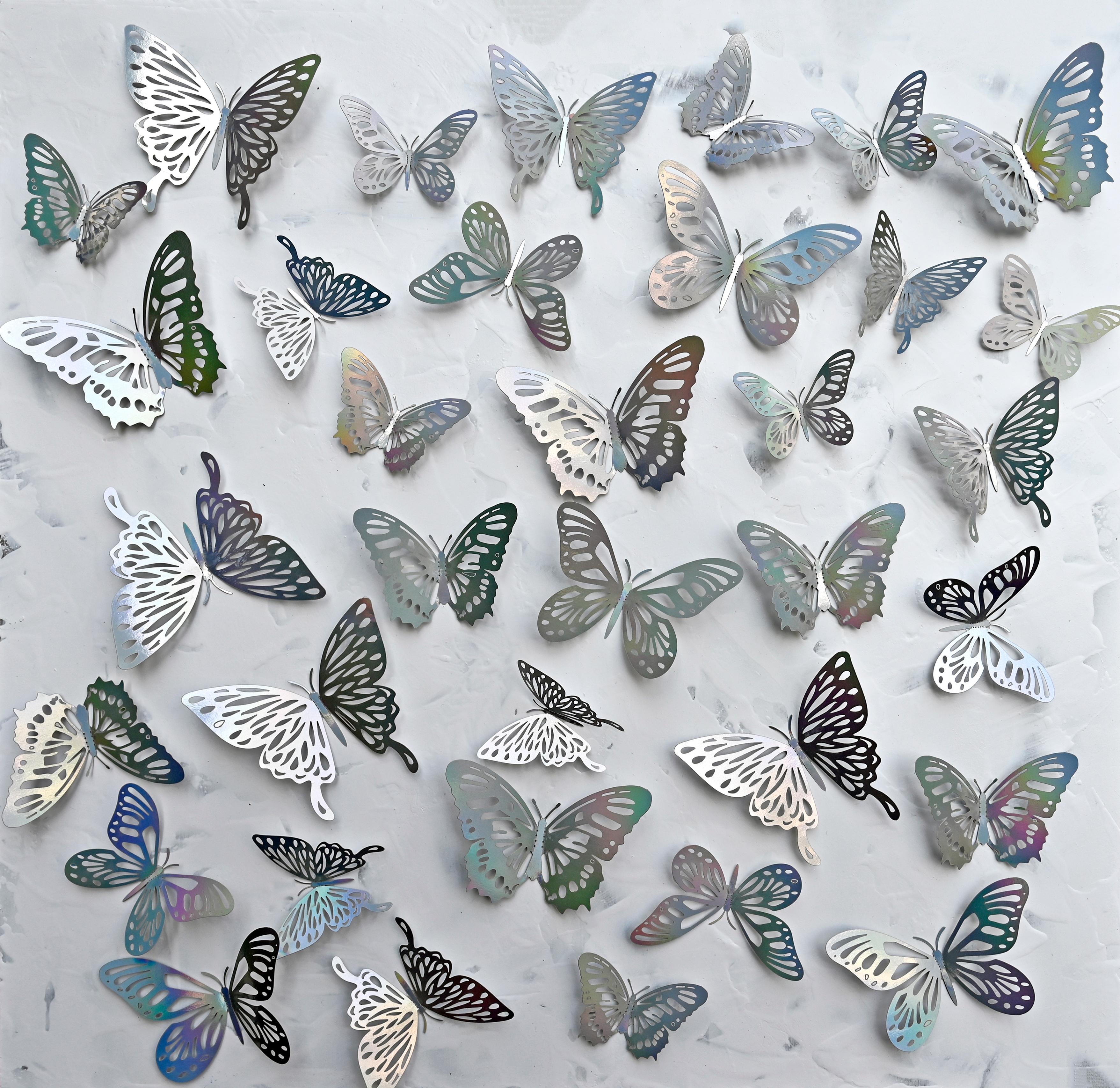 Zeitgenössische indische Kunst von Sumit Mehndiratta - Holografische Schmetterlinge 