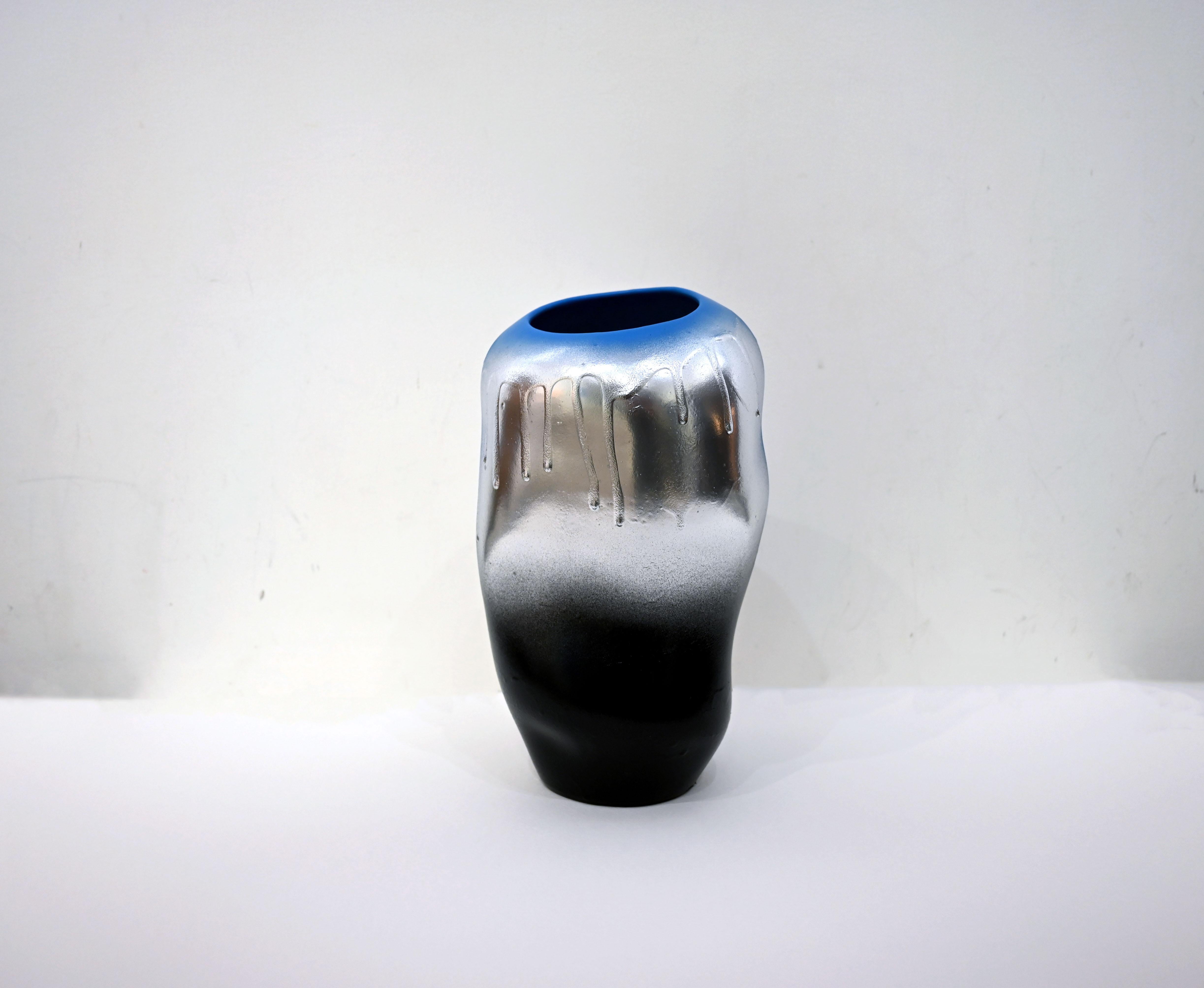 Indische zeitgenössische Kunst von Sumit Mehndiratta - Drip chrom im Angebot 2