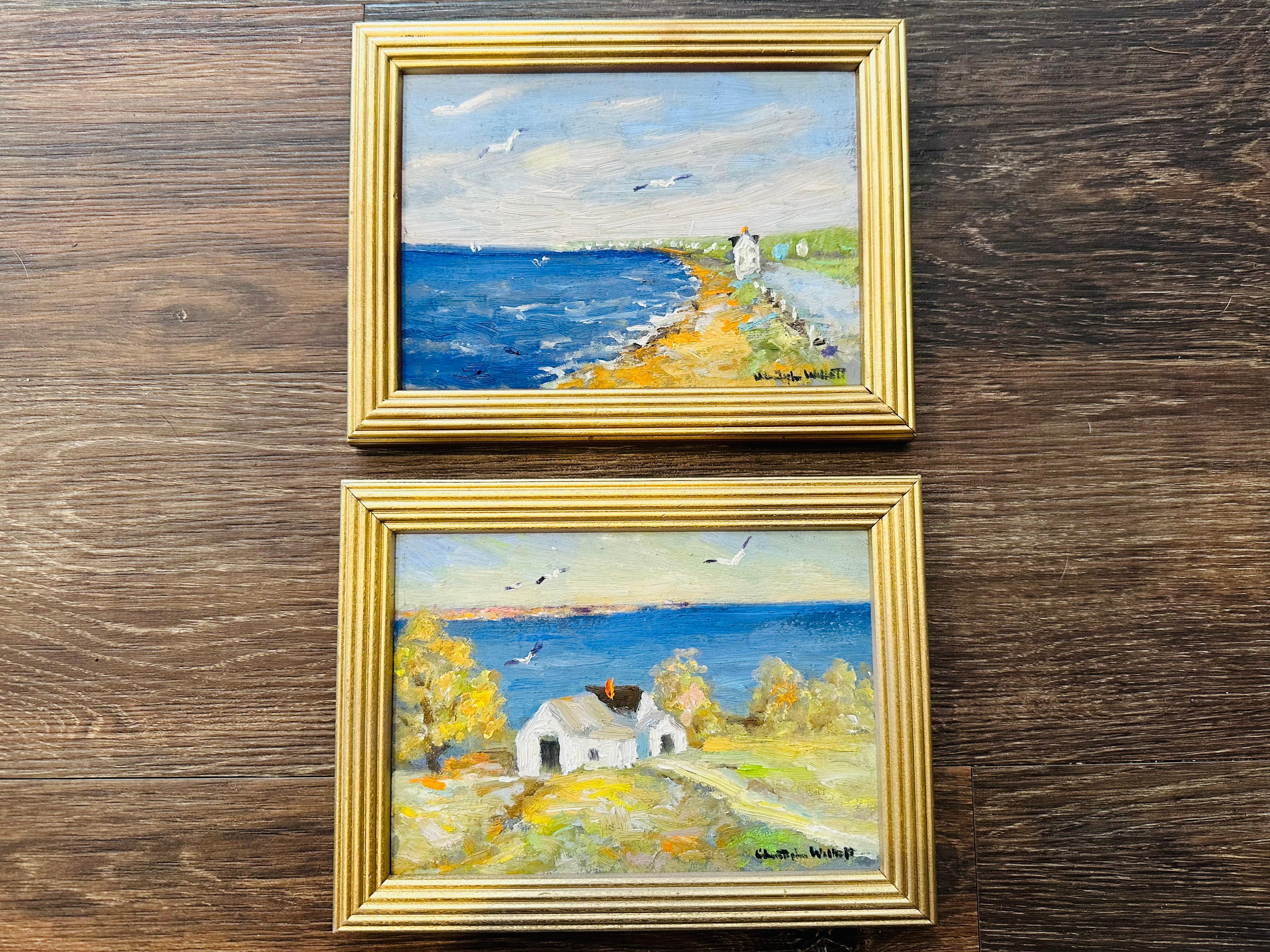 Impressionist Provincetown Massachusetts - Ein glücklicher Sommernachmittag in Provincetown. Möwen, die über dem Hügelhaus aufsteigen. Ein malerisches weißes Haus mit Blick auf den Strand und das Rauschen der Wellen. Genießen Sie zwei verschiedene