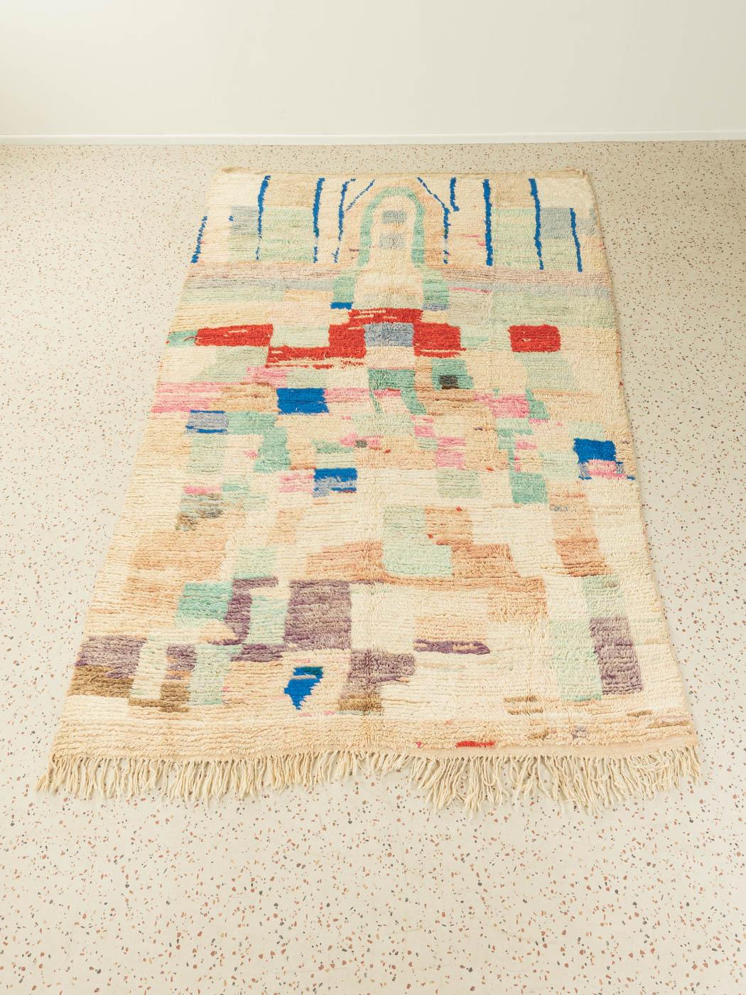 Alfombra bereber marroquí contemporánea Boujad como un campo de verano de Paul Klee Marroquí en venta