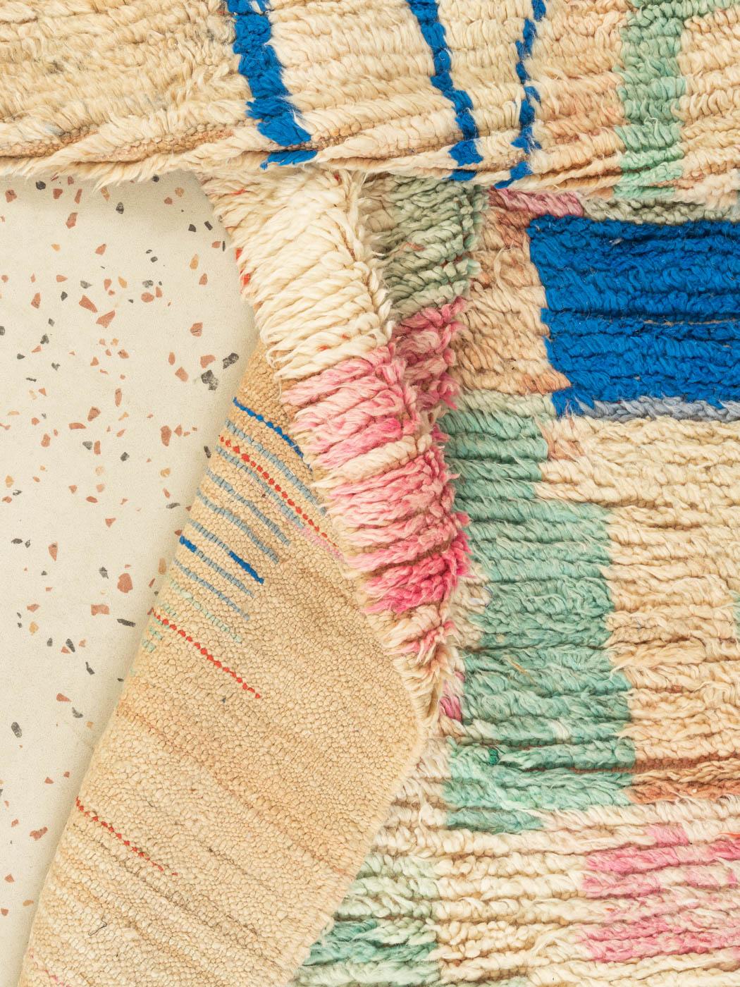 Alfombra bereber marroquí contemporánea Boujad como un campo de verano de Paul Klee Lana en venta