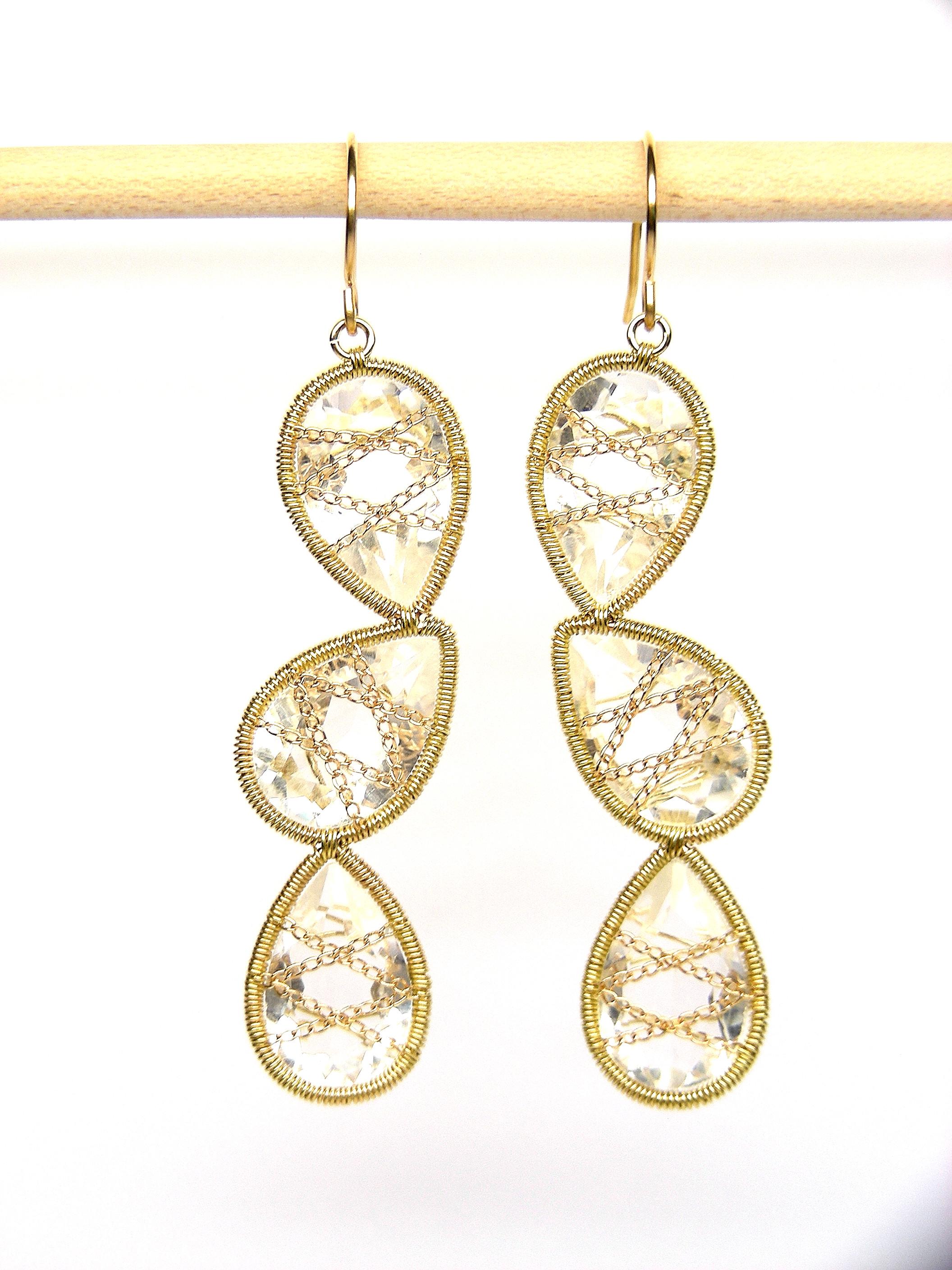 Summer Splash is a collection of easy to wear, fashion oriented hoop earrings to wear with lightness, chic and glam only this pieces for this collection 
Summer Splash Hoop 18k  Gold Earrings with Amethysts
Made in 100% 18kt gold and semiprecious