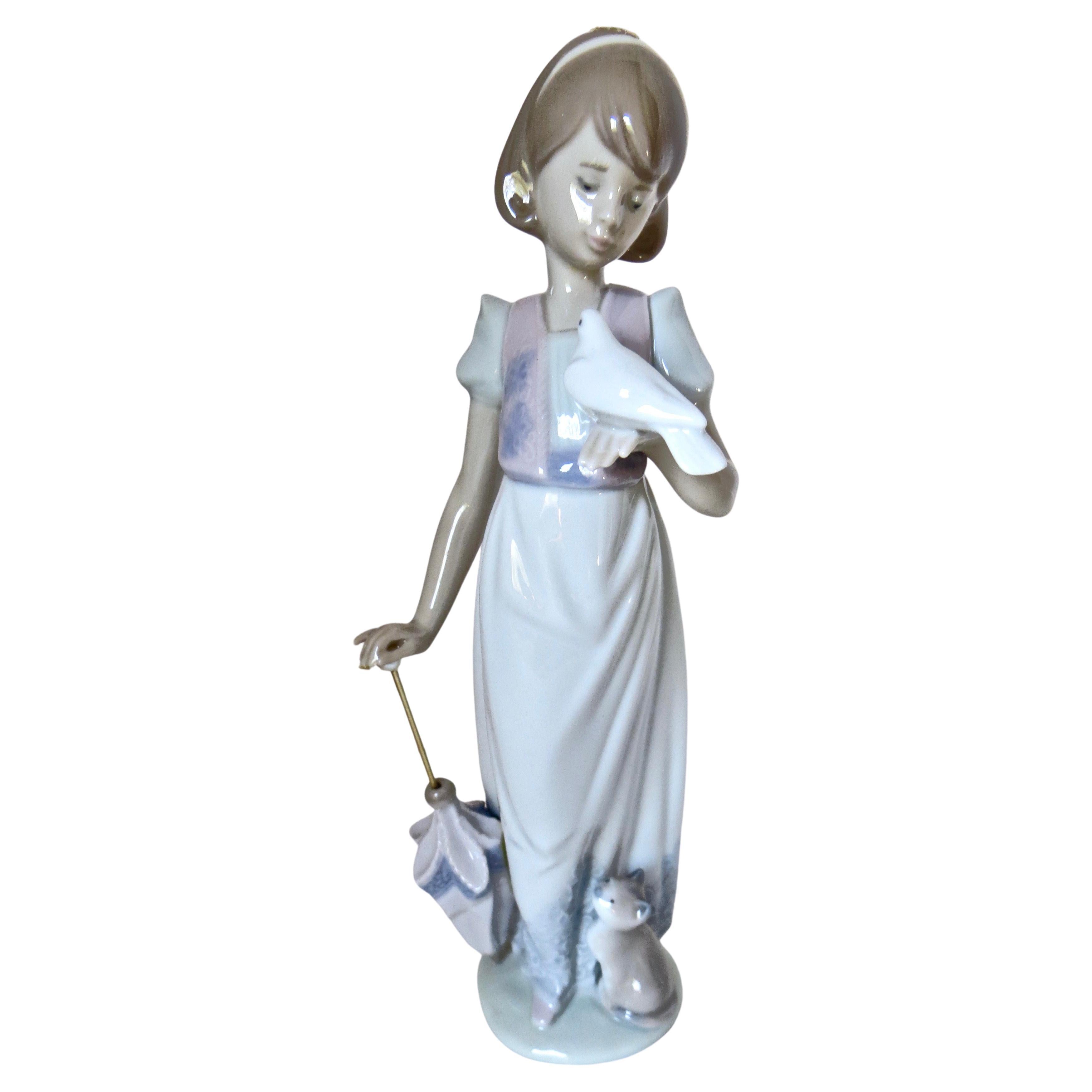 LLADRÓ Glossy Porcelain Figure - Little Girl With Cake, Handmade In Spain Collectible
