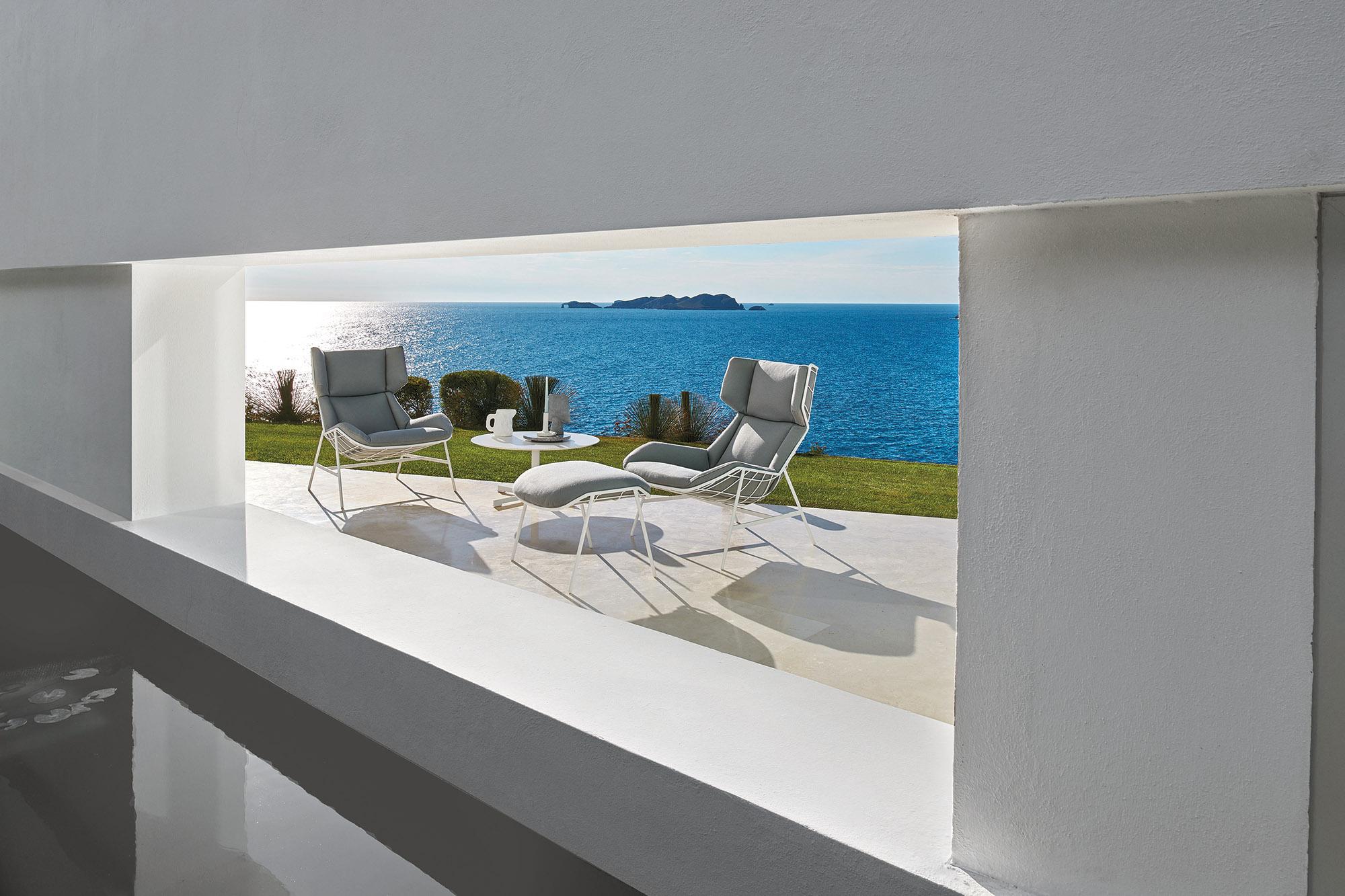 Summerset Outdoor Lounge Set: 2 sessel und couchtisch von Christophe Pillet (Italienisch) im Angebot