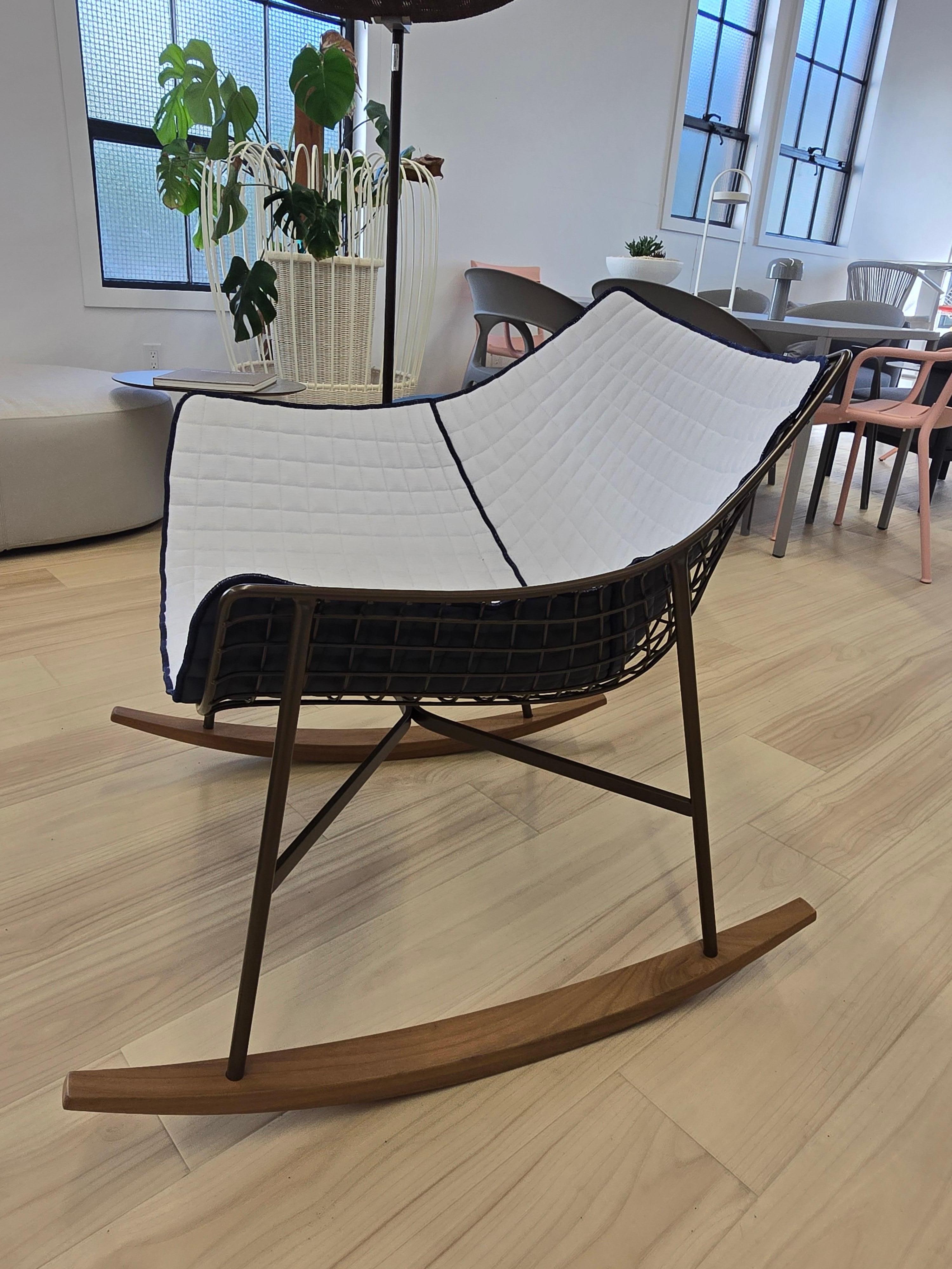 Summerset Outdoor Rocking Chair
Manufacturer: Varaschin
Design: Christophe Pillet
Steel rod structure with cataphoresis treatment, powder coated, resistant to bad weather and sunlight (UV).
Padding with draining Dryfeel® foam, suitable for outdoor