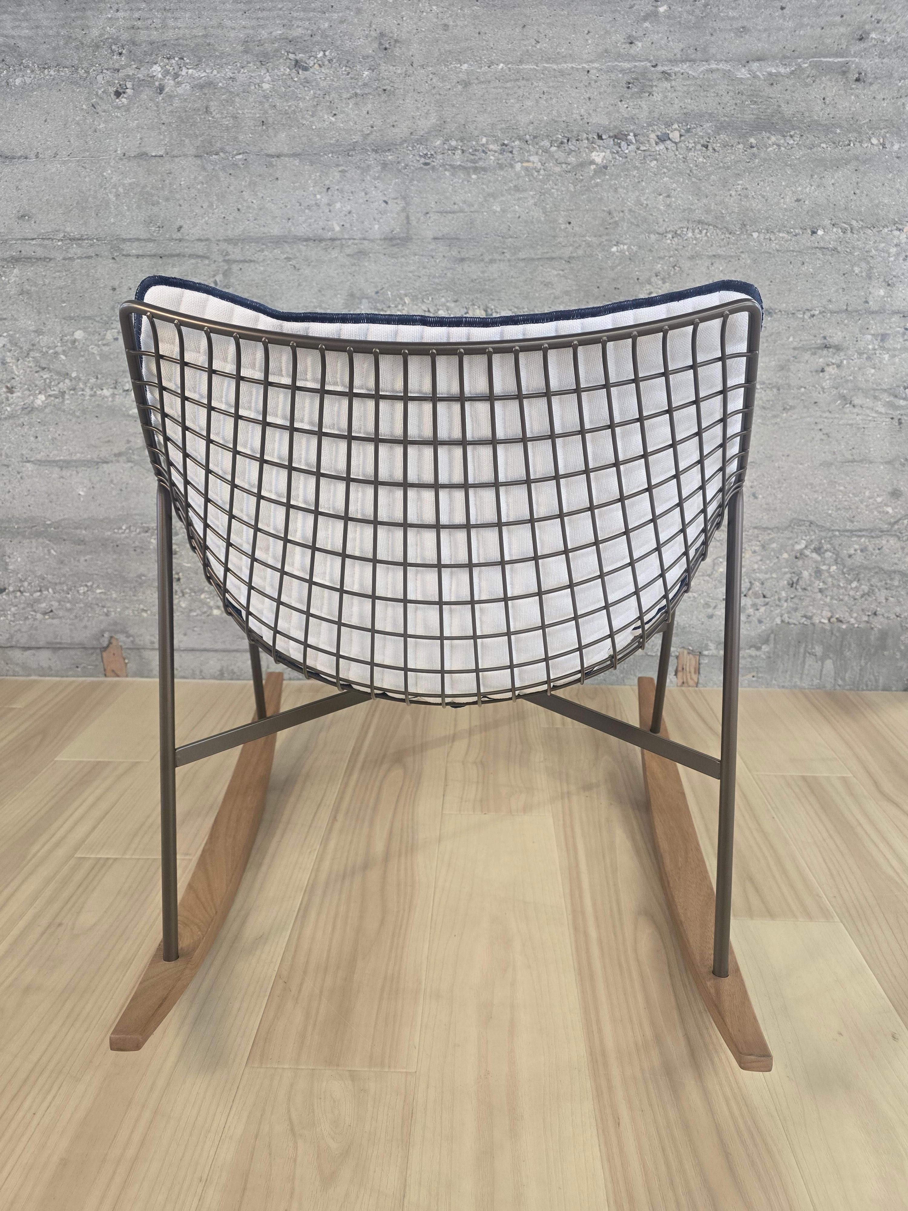 Summerset Outdoor Rocking Chair In condizioni ottime in vendita a Carson, CA