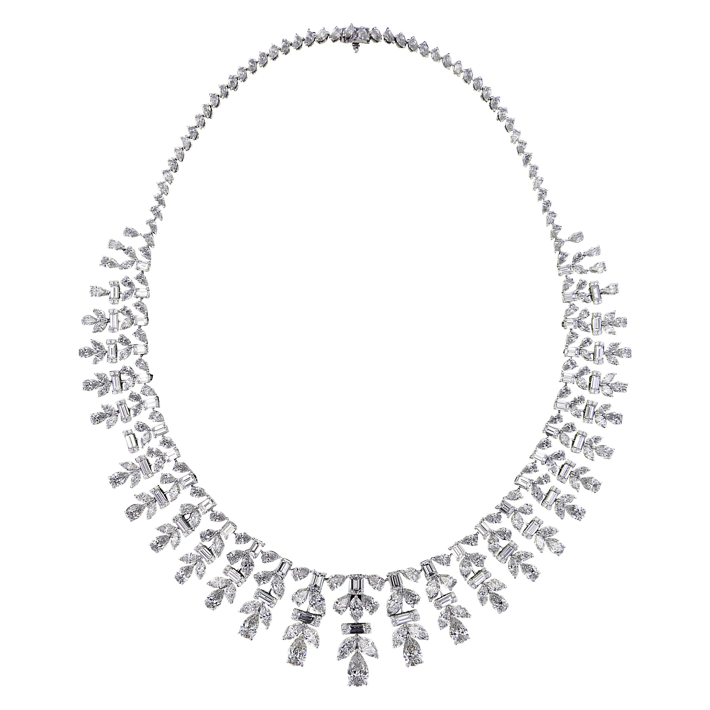 Sumptuous 18 Karat White Gold and Diamond Wedding Necklace For Sale